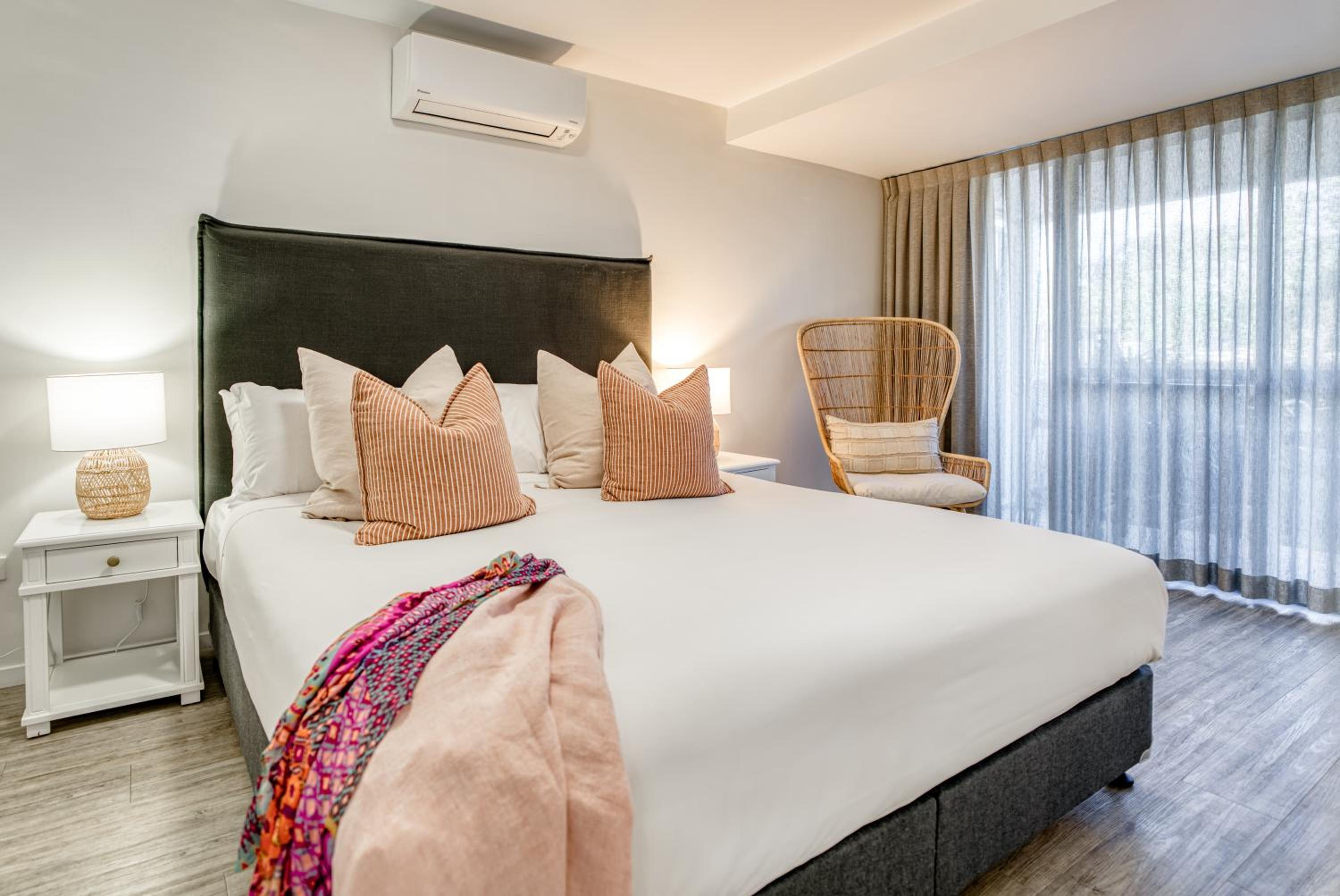 Two-Bedroom Riverside Apartment – Ground Floor photo 1