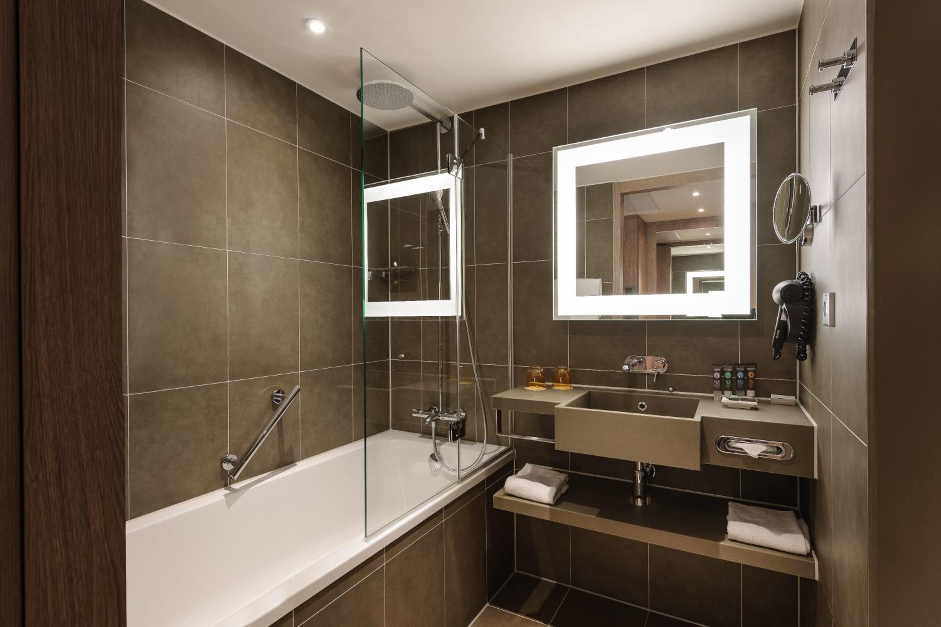Standard Business Double Room - Photo 6