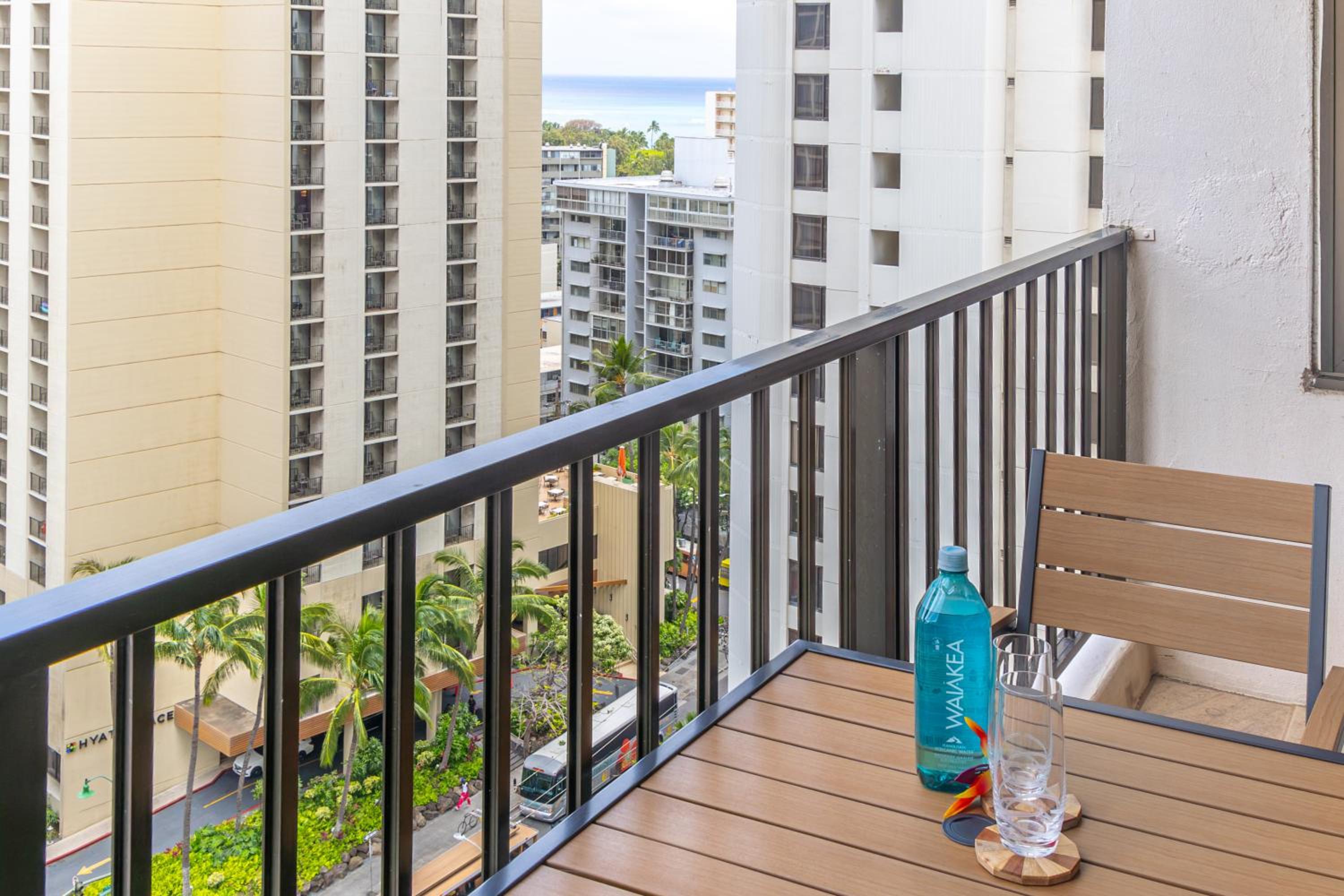 18FL Partial Ocean View, Close to Waikiki Beach: One-Bedroom Apartment photo