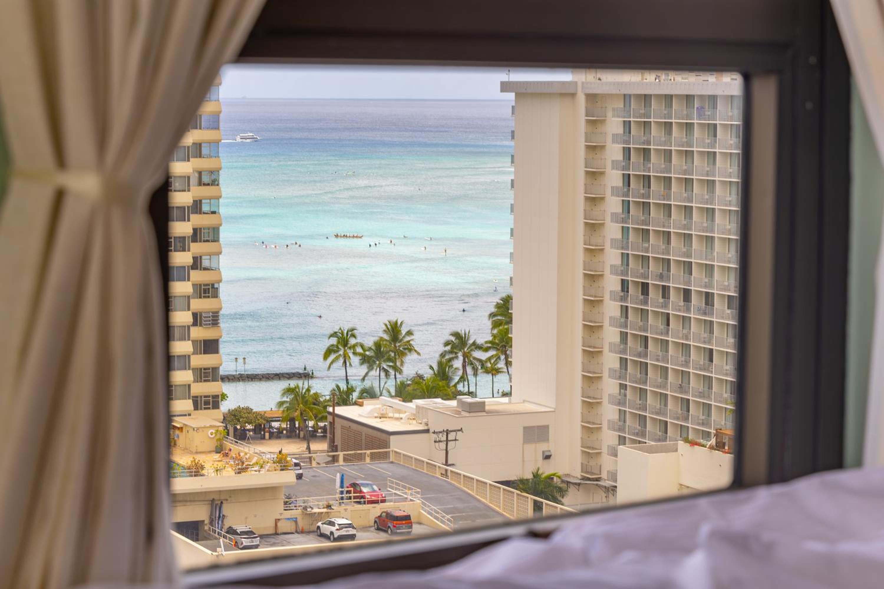 18FL Partial Ocean View, Close to Waikiki Beach: One-Bedroom Apartment photo