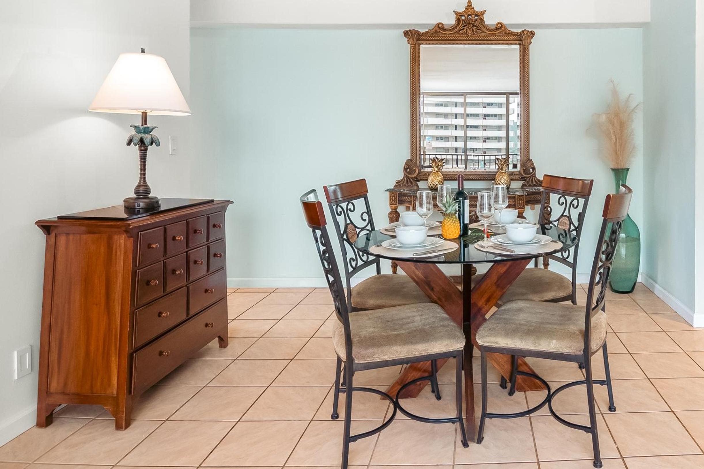 18FL Partial Ocean View, Close to Waikiki Beach: One-Bedroom Apartment photo
