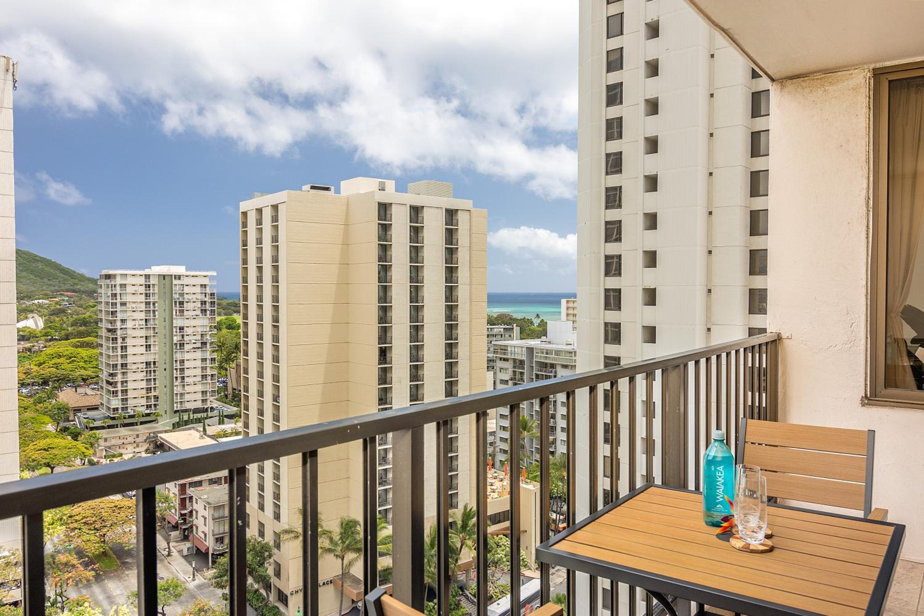 18FL Partial Ocean View, Close to Waikiki Beach: One-Bedroom Apartment photo
