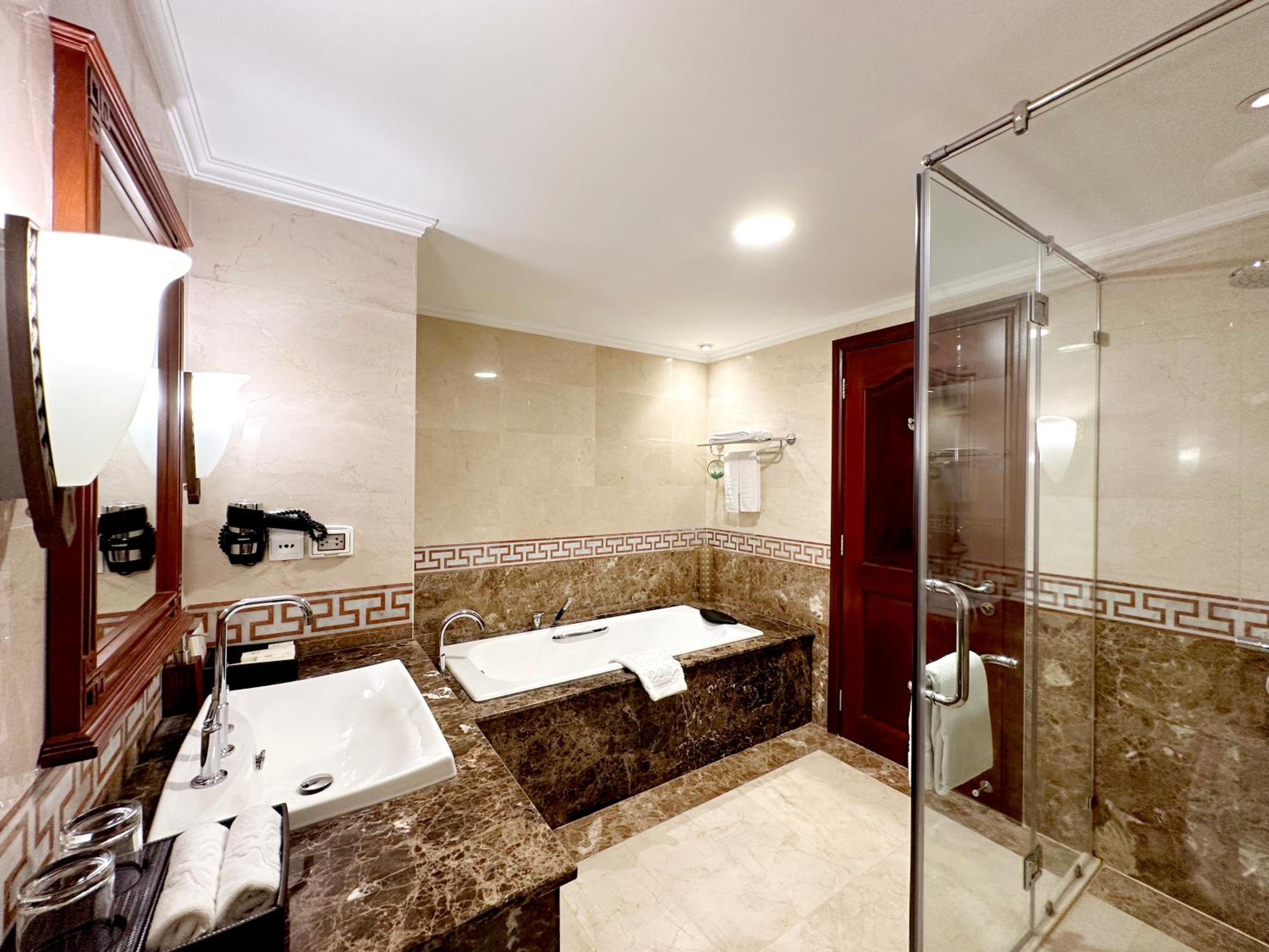 Premium Twin Room photo 2