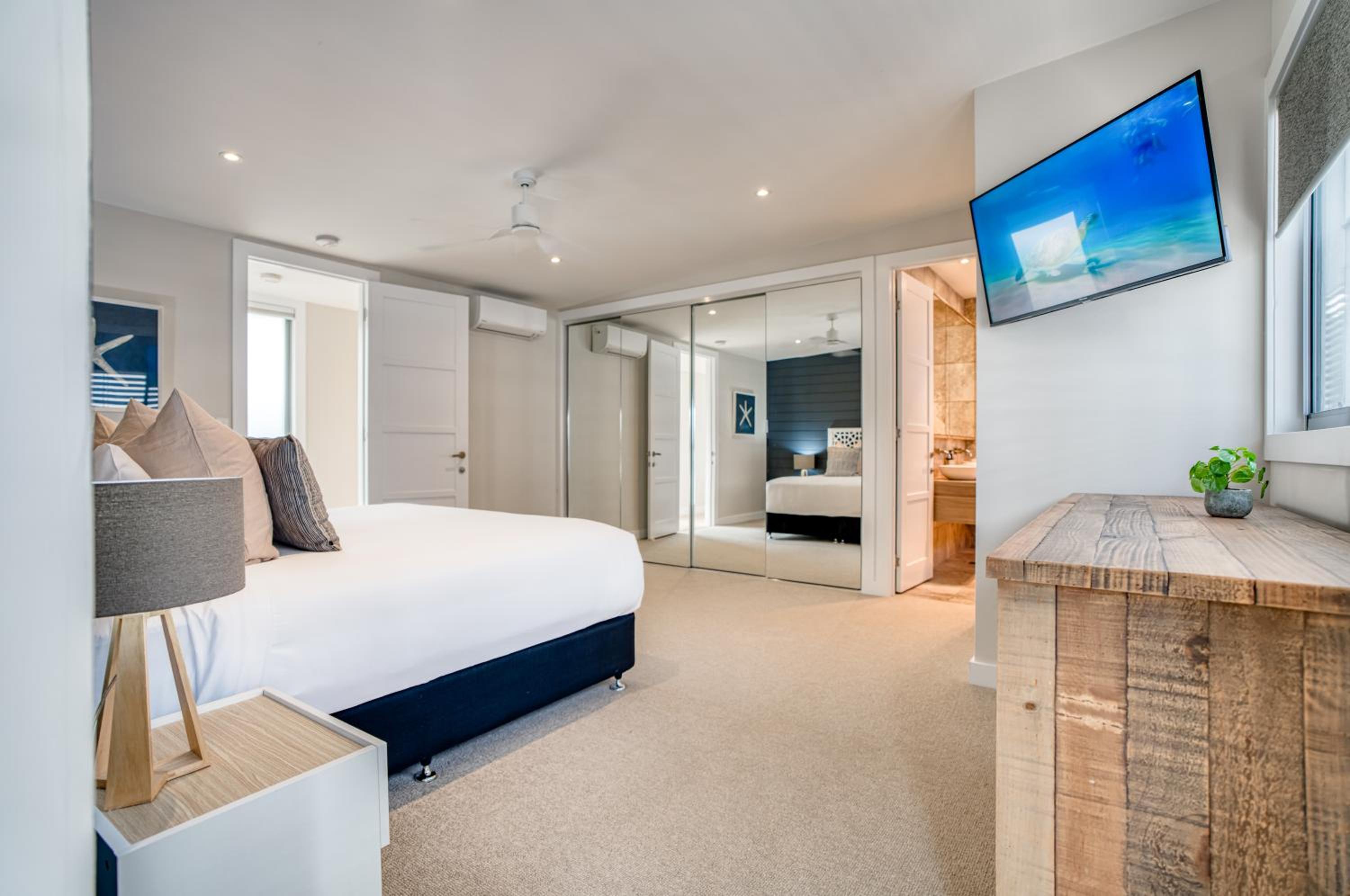 Two-Bedroom Luxury Hastings Suite photo 1