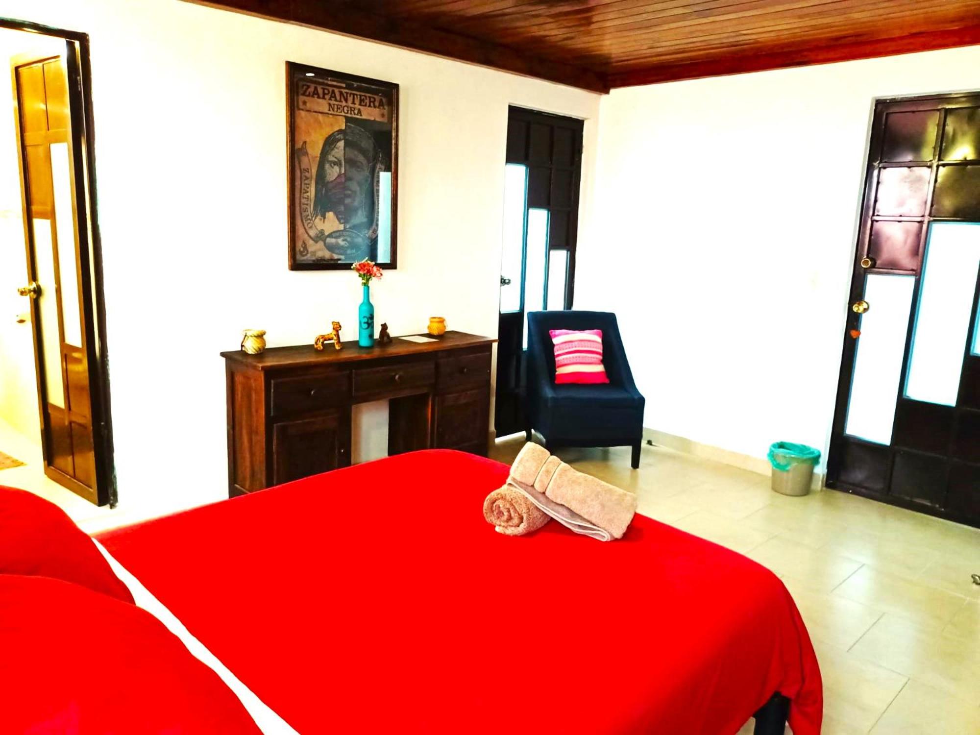 Large Double Room - Photo 2