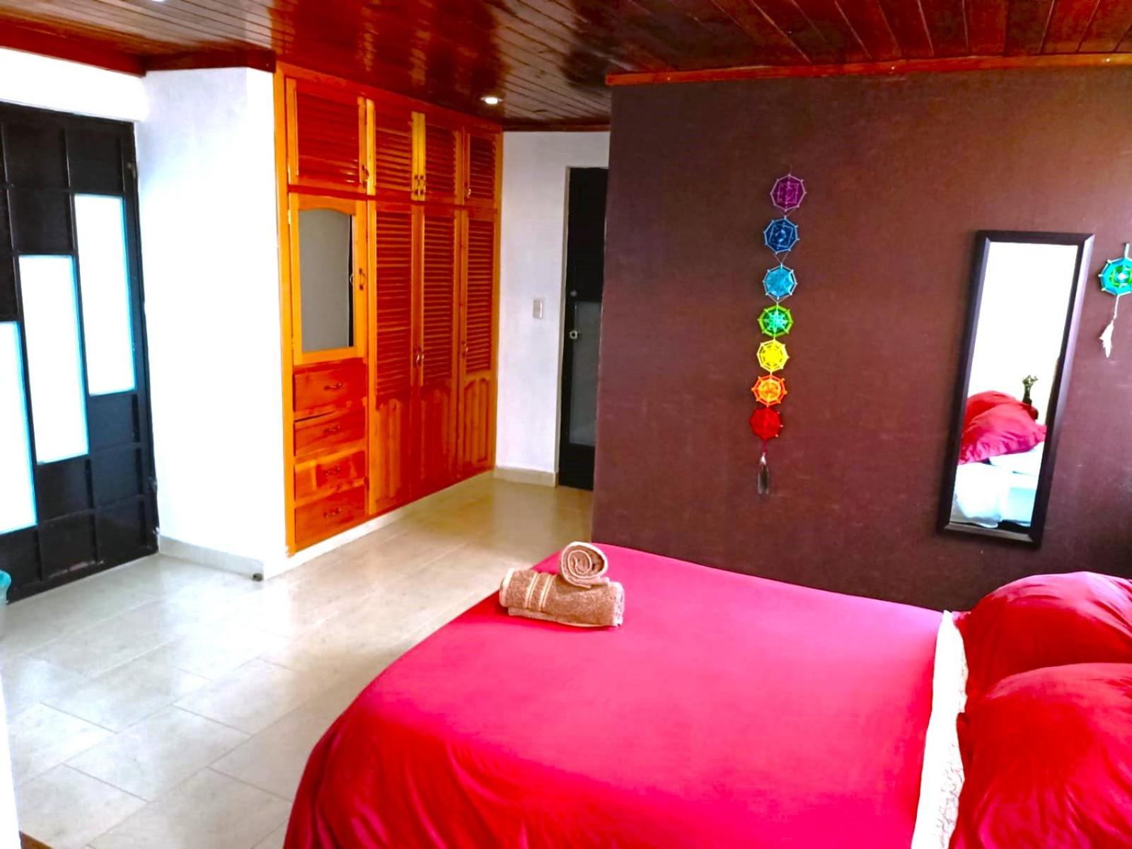Large Double Room - Photo 3