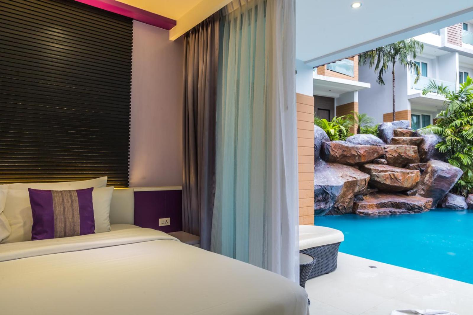 Deluxe Double Room with Pool Access - Photo 10