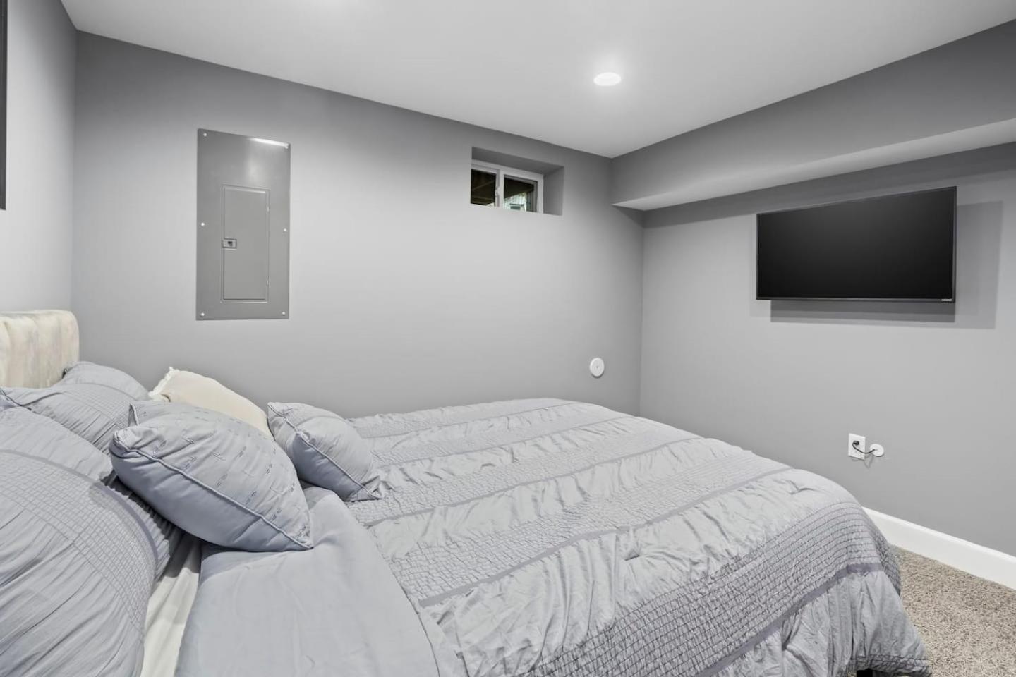 Four-Bedroom House photo 3