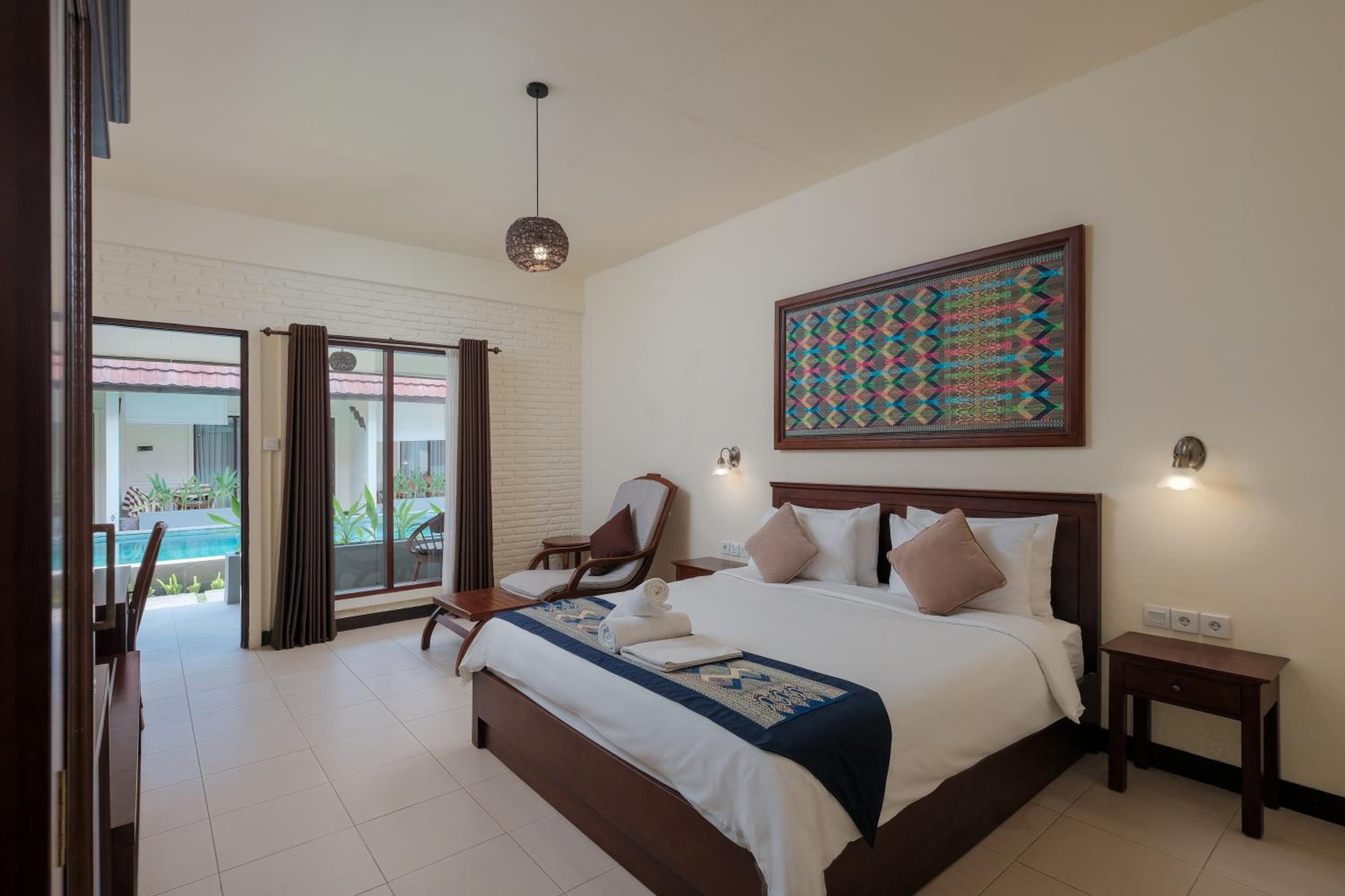 King Room with Pool View - Photo 2