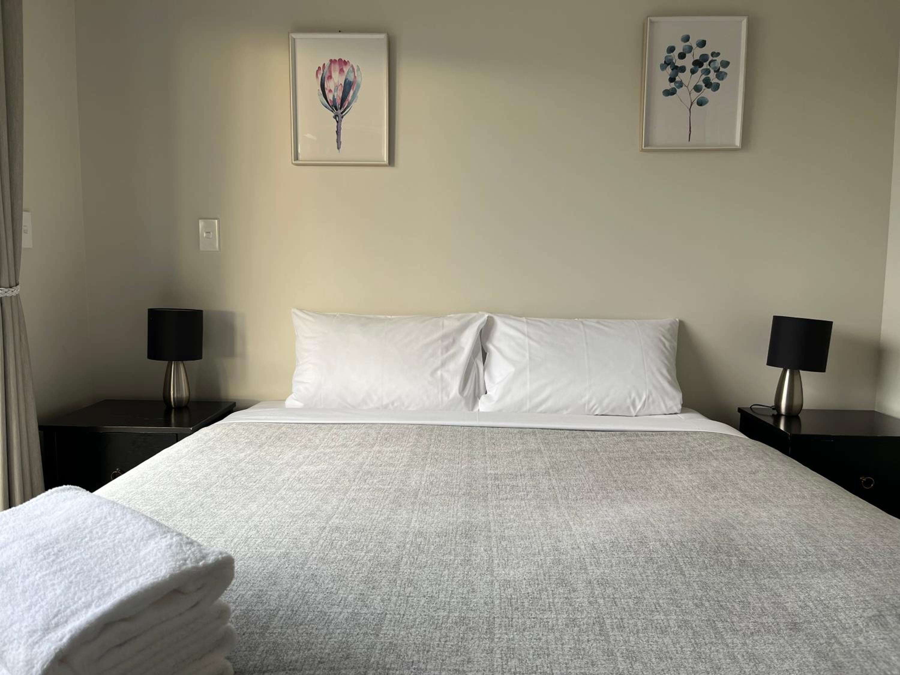 Three-Bedroom Apartment - Photo 4