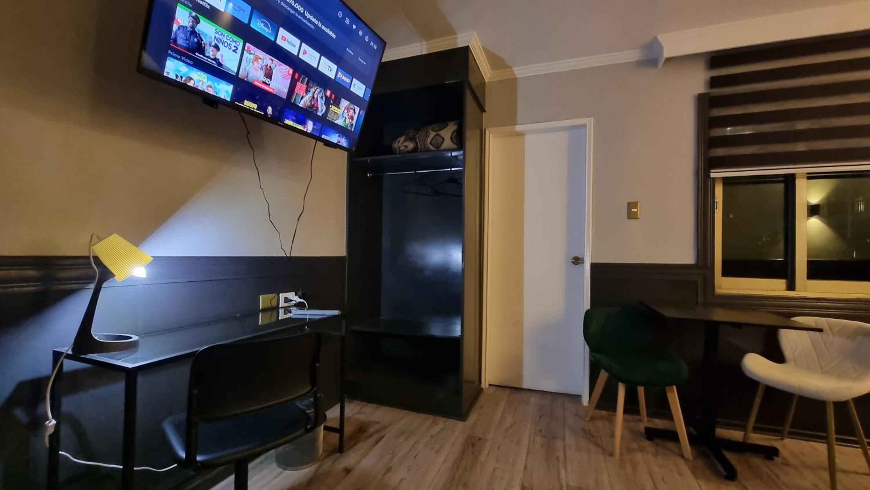 Queen Suite photo 2