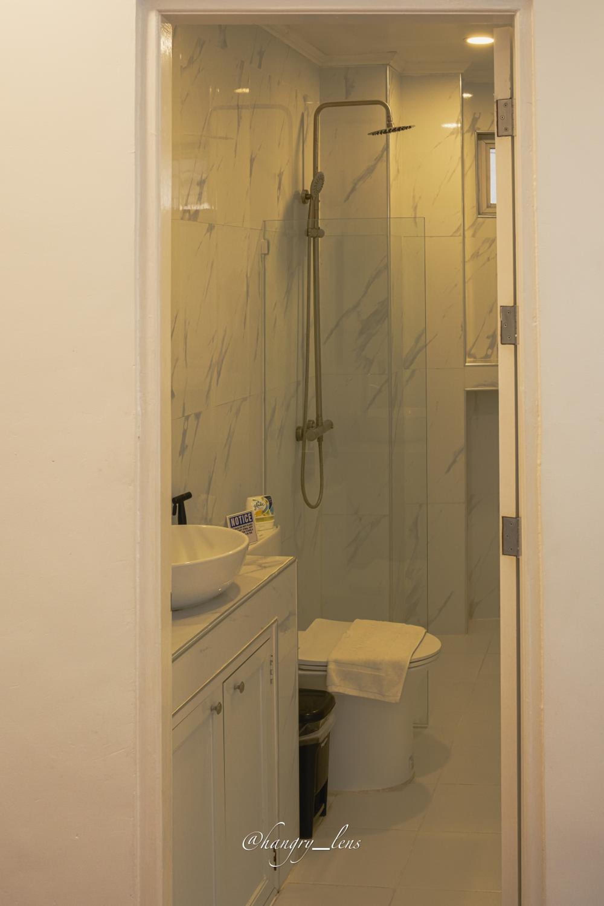 Deluxe King Room - Photo 6