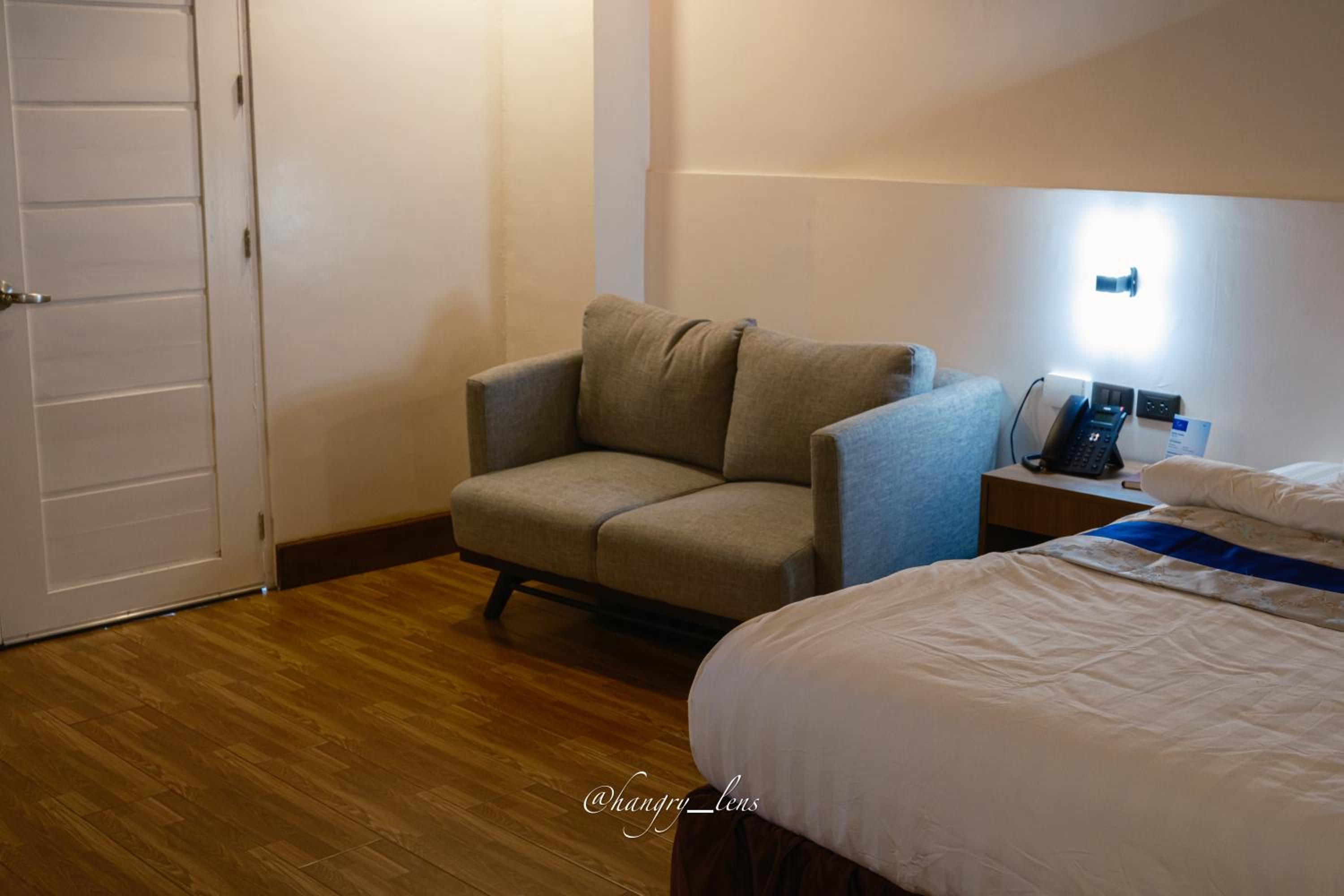 Deluxe King Room - Photo 2