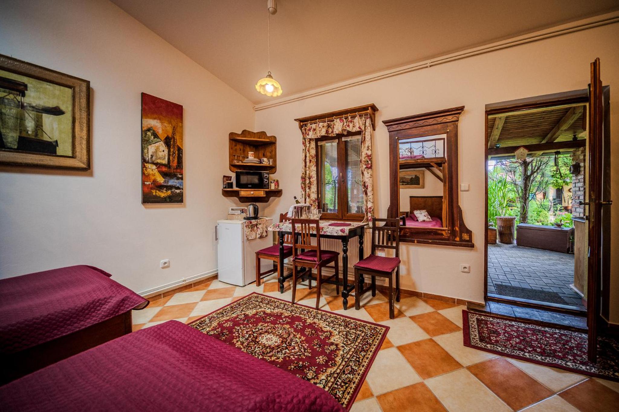 Family Room with Garden View photo 3