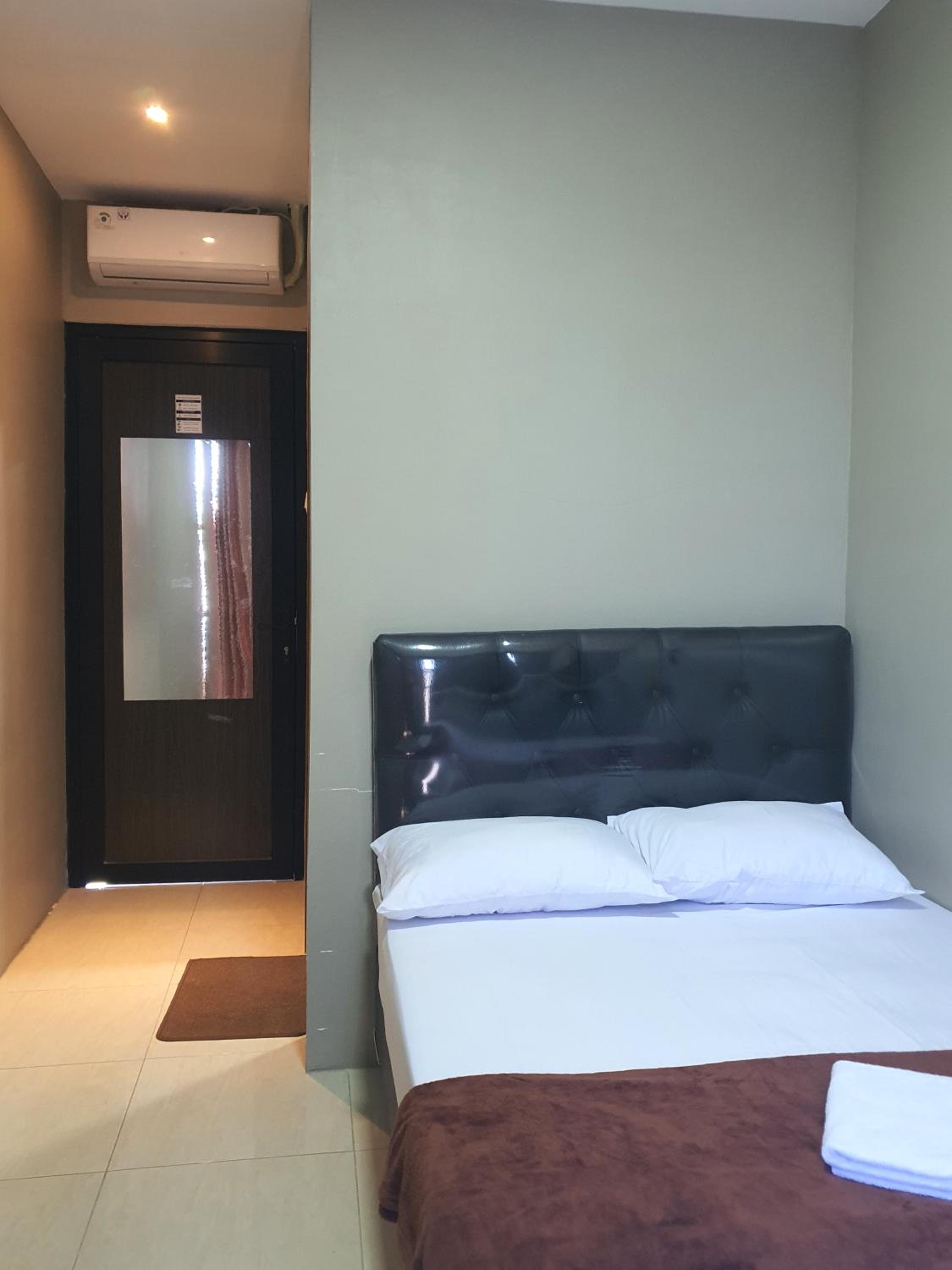 Standard Queen Room photo 2