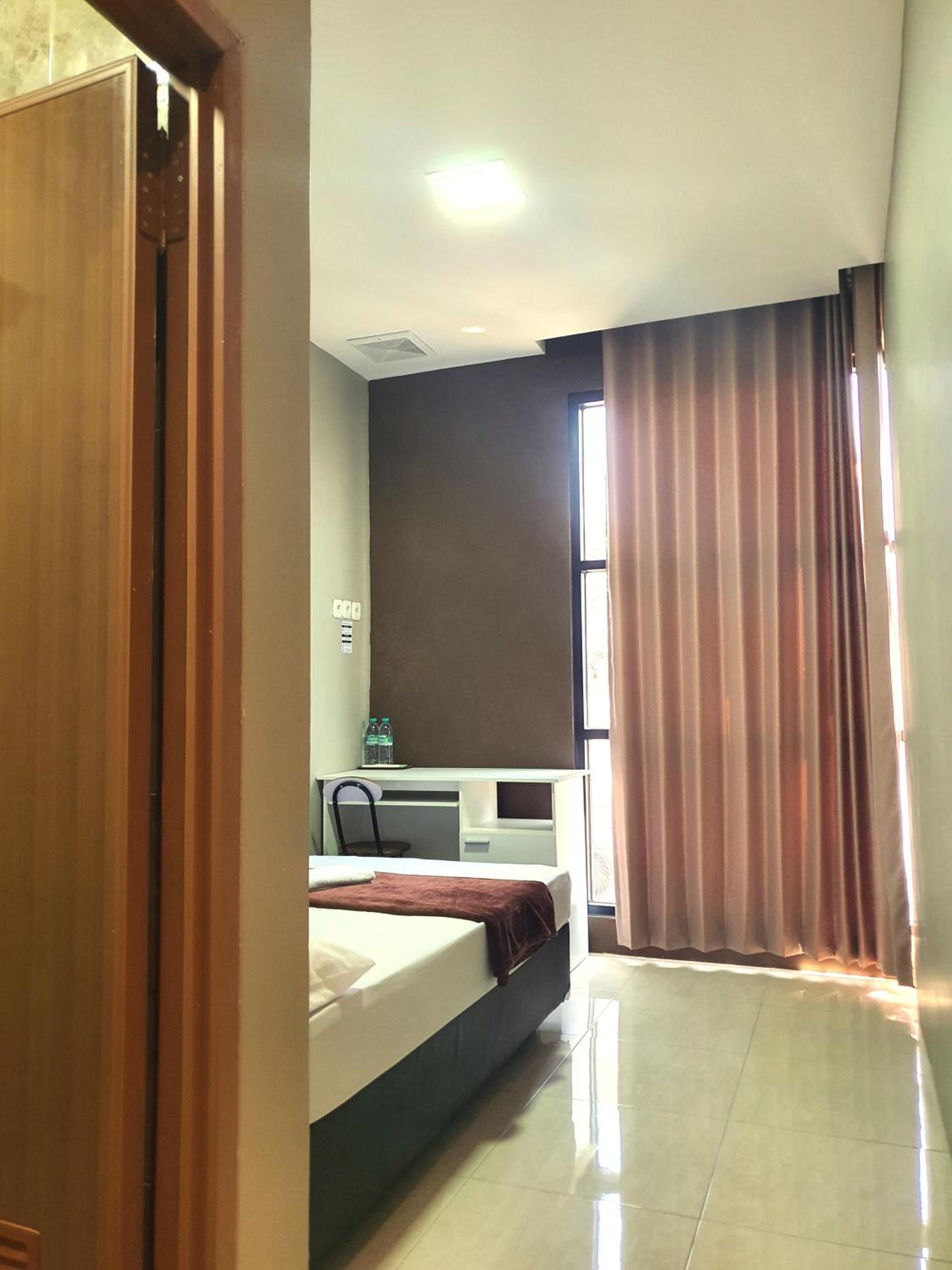 Standard Queen Room photo 1
