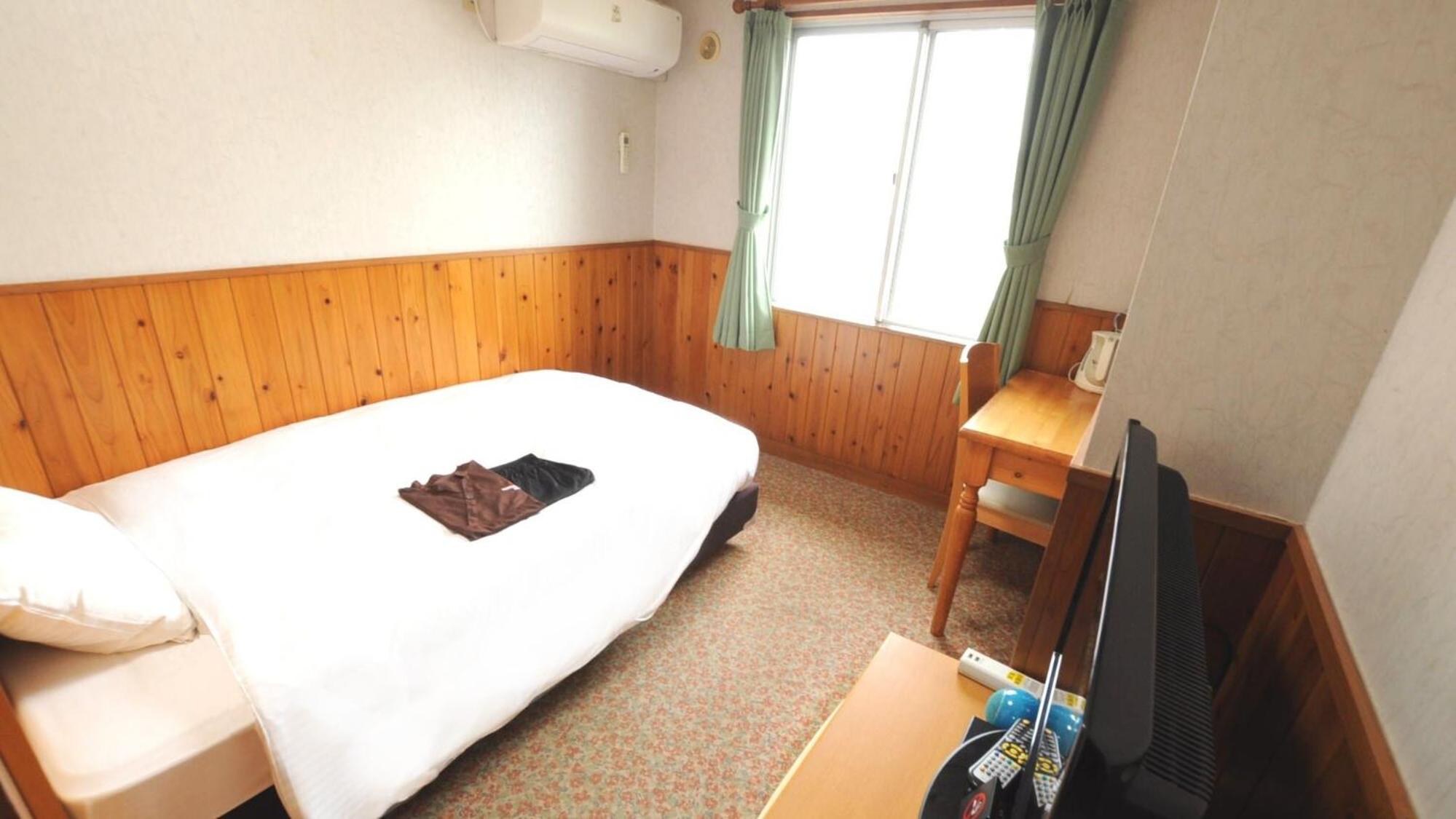 Single Room - Non-Smoking - Photo 1