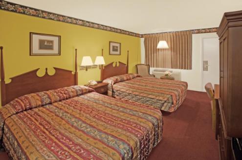 Double Room with Two Double Beds - Non-Smoking - Photo 3