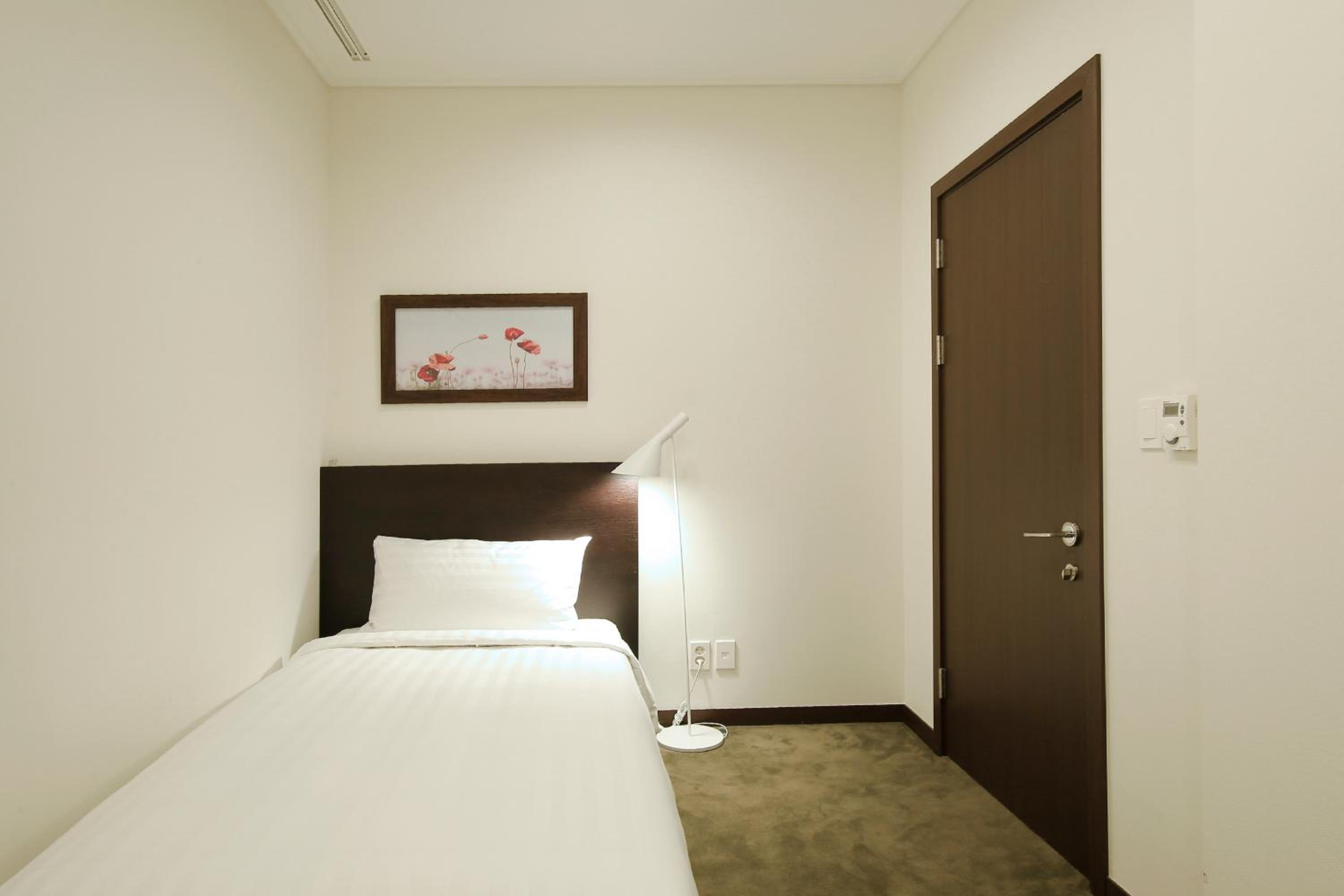 Three-Bedroom Apartment X 'Hanuso' Meal Voucher For Four
