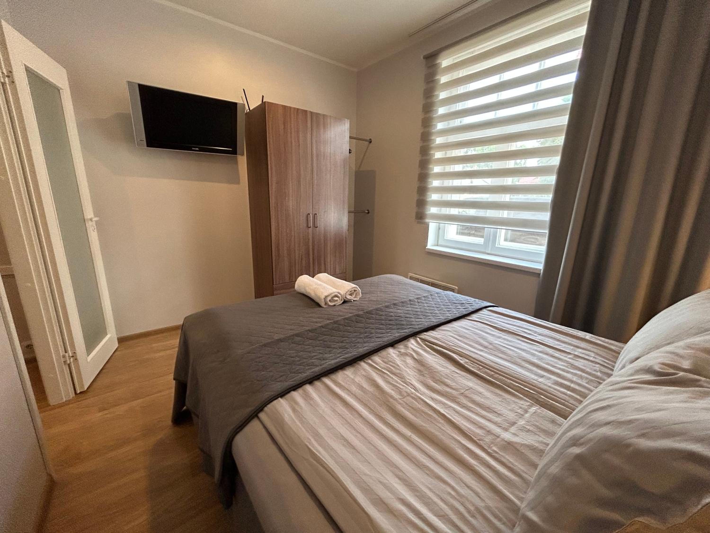 One-Bedroom Apartment - Photo 1