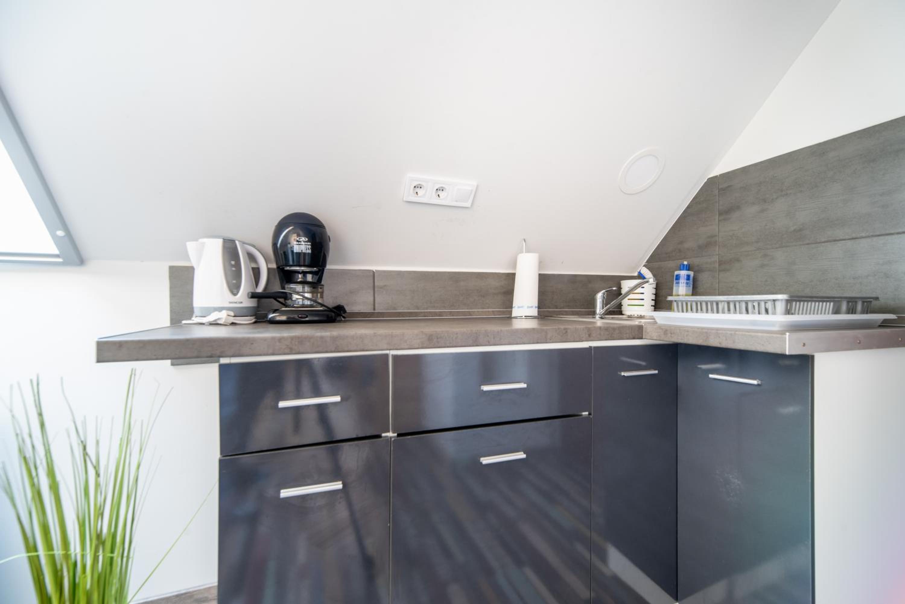 One-Bedroom Apartment - Photo 3