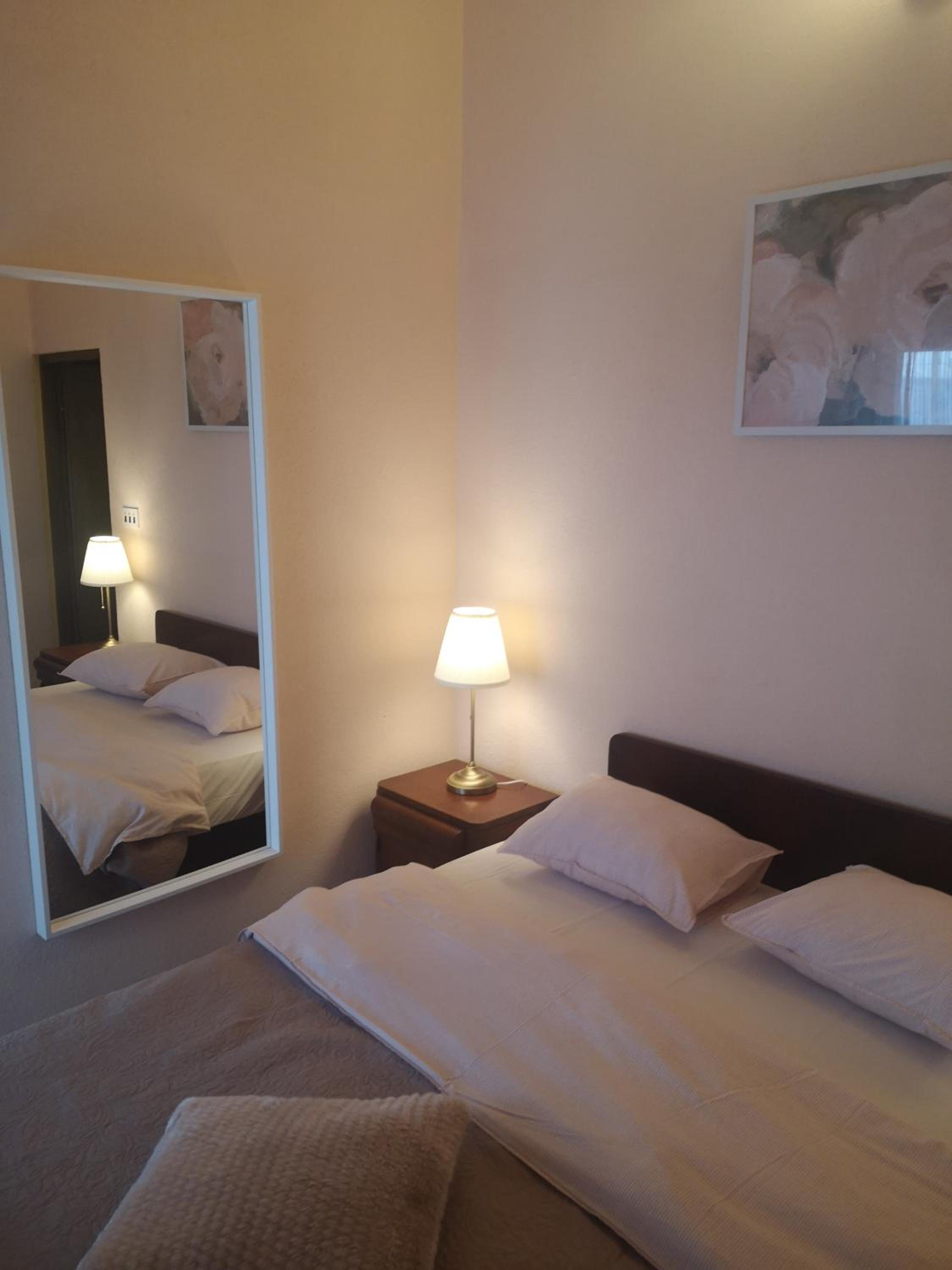 One-Bedroom House photo 1