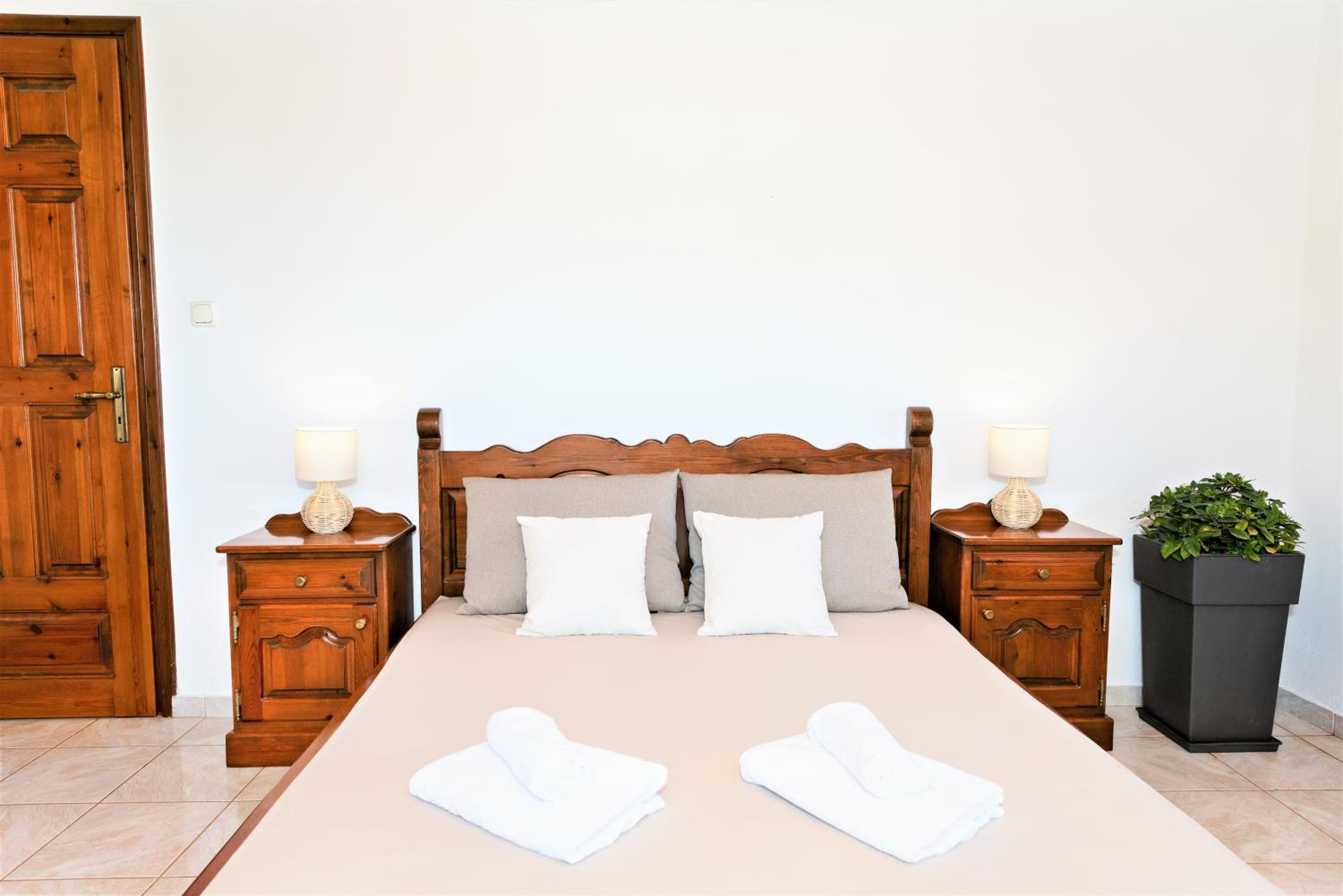 Two-Bedroom Deluxe Apartment with Balcony