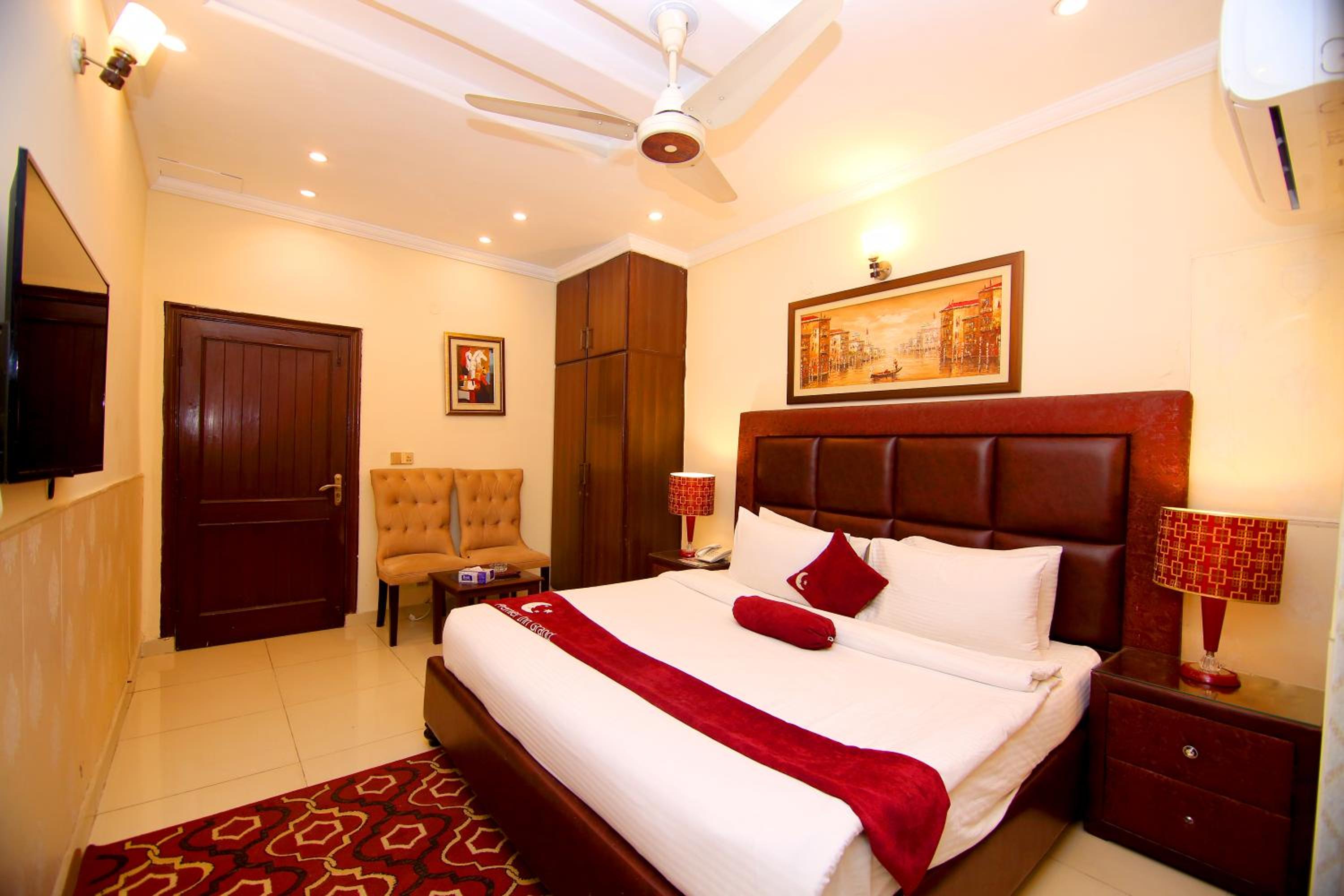 Deluxe Double Room photo 2