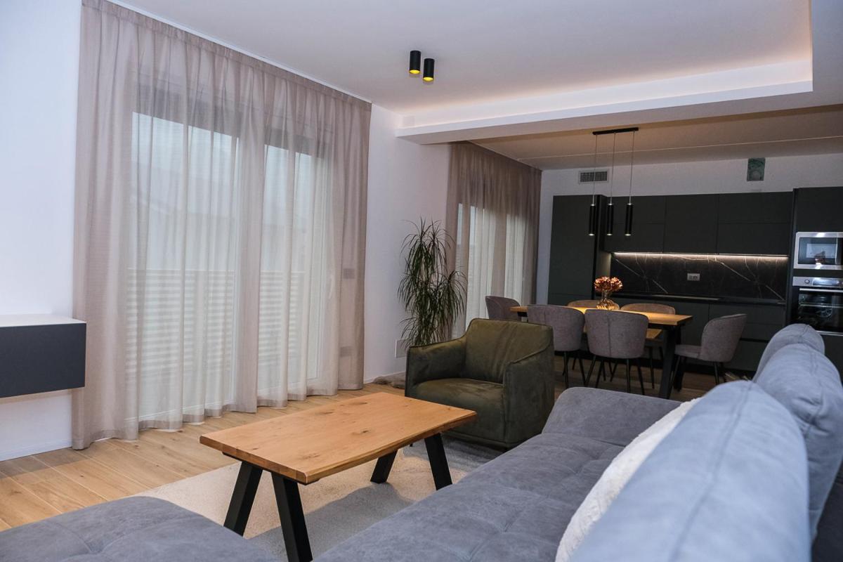 Two-Bedroom Deluxe Apartment photo 1