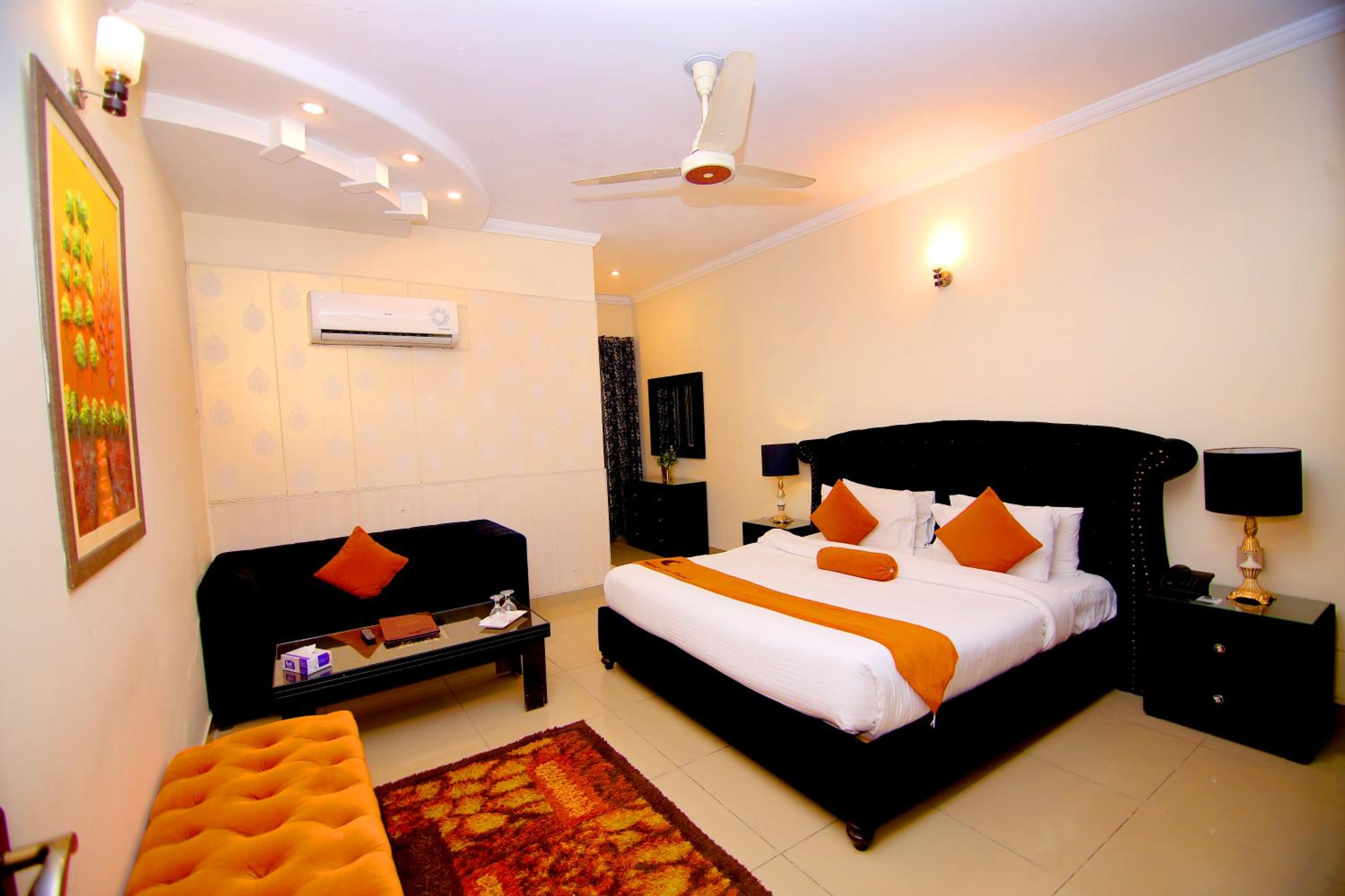 Superior Double or Twin Room with City View photo 2