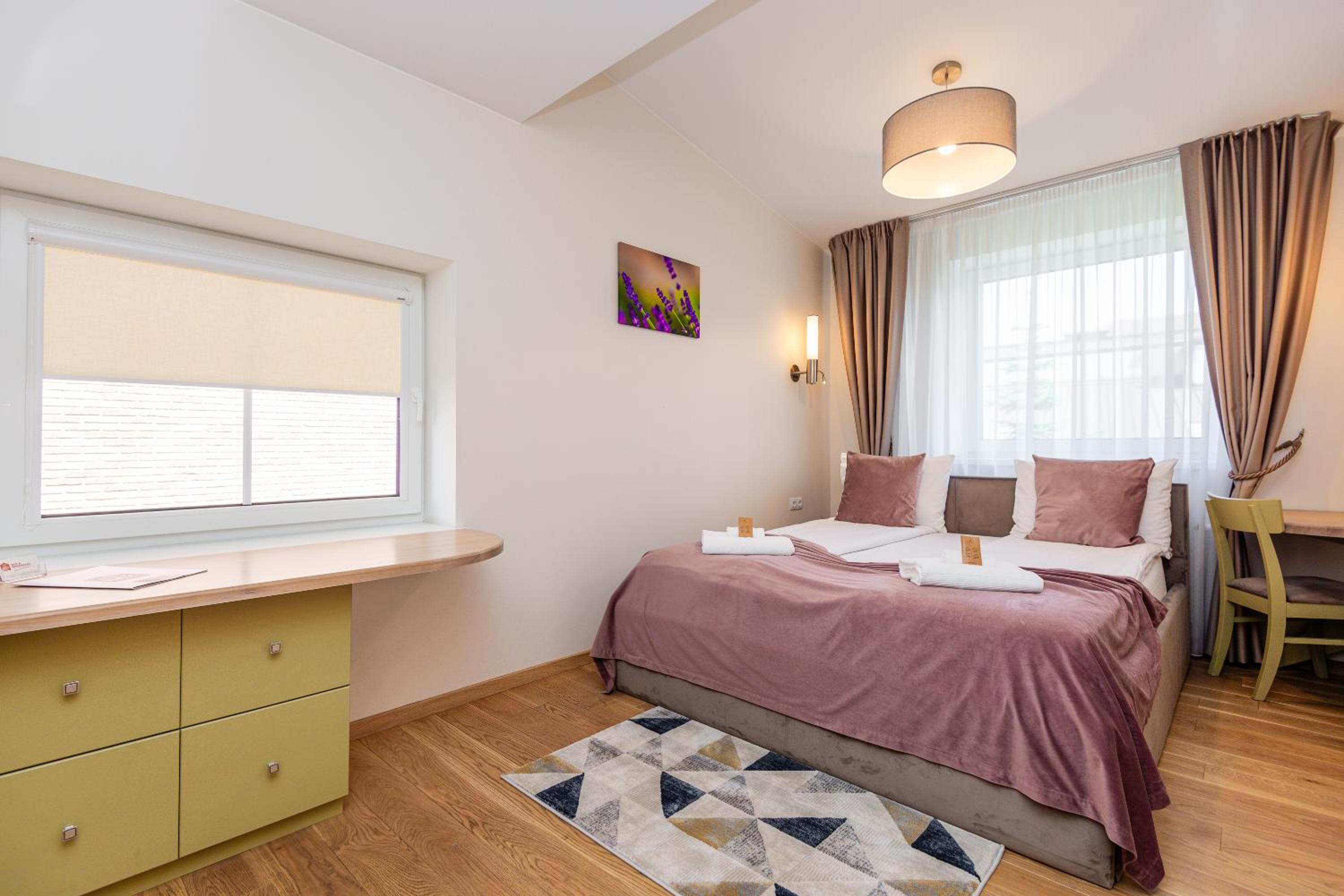 Double Room with Shared Bathroom photo 1