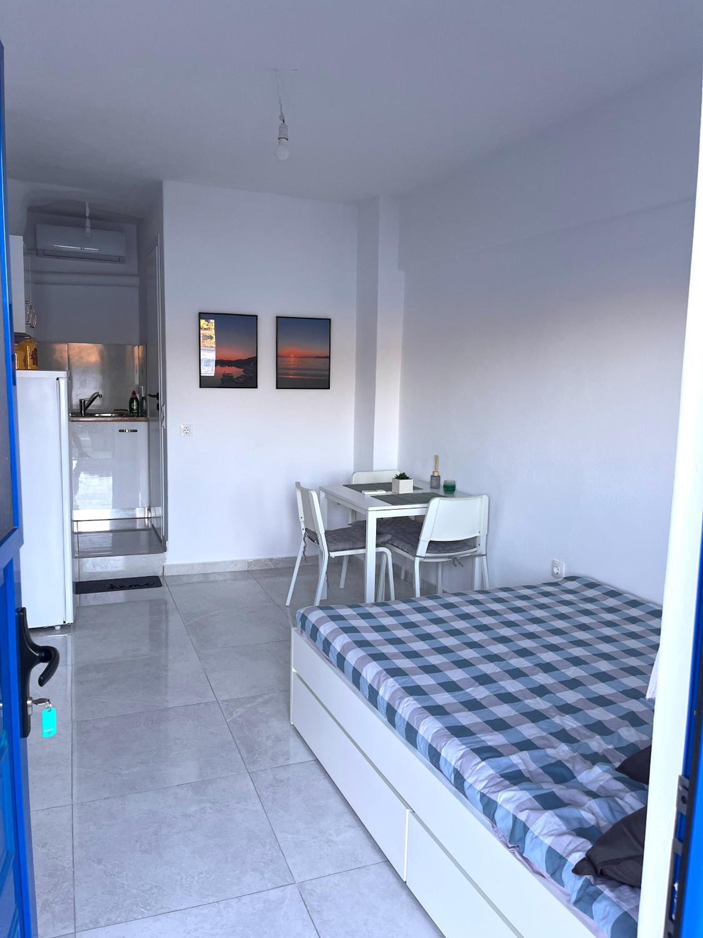 One-Bedroom House photo 3