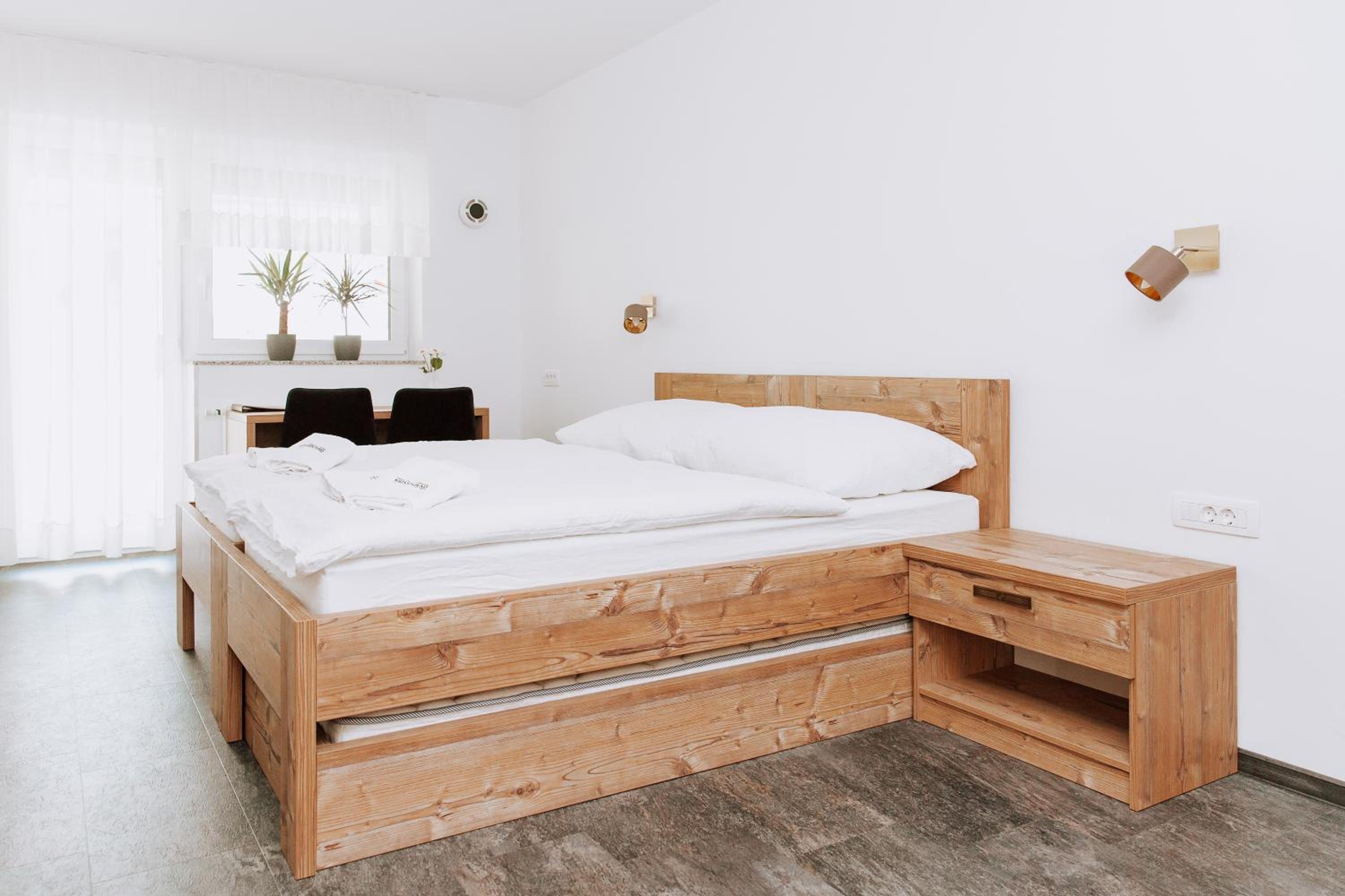 Double Room with Patio - Photo 3
