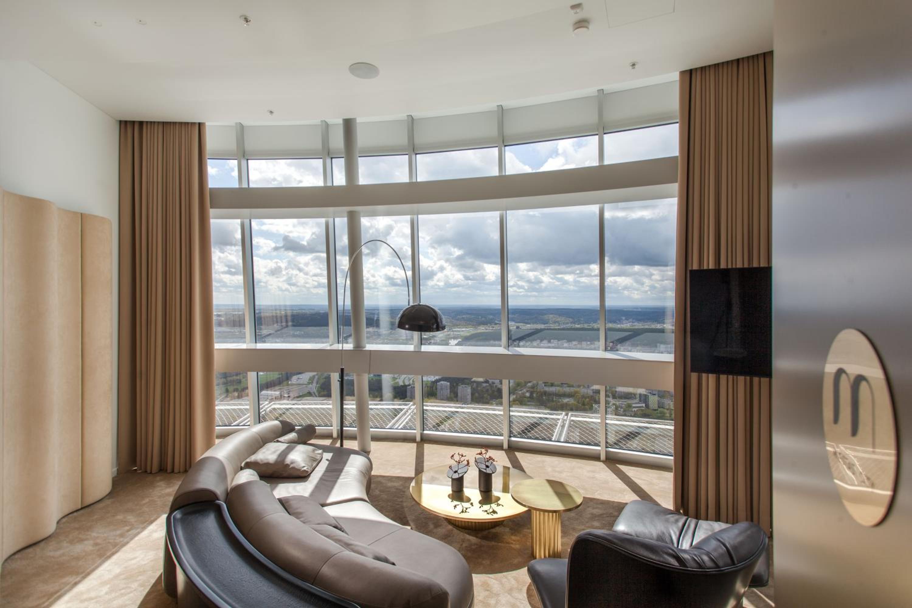 Suite with City View photo 2