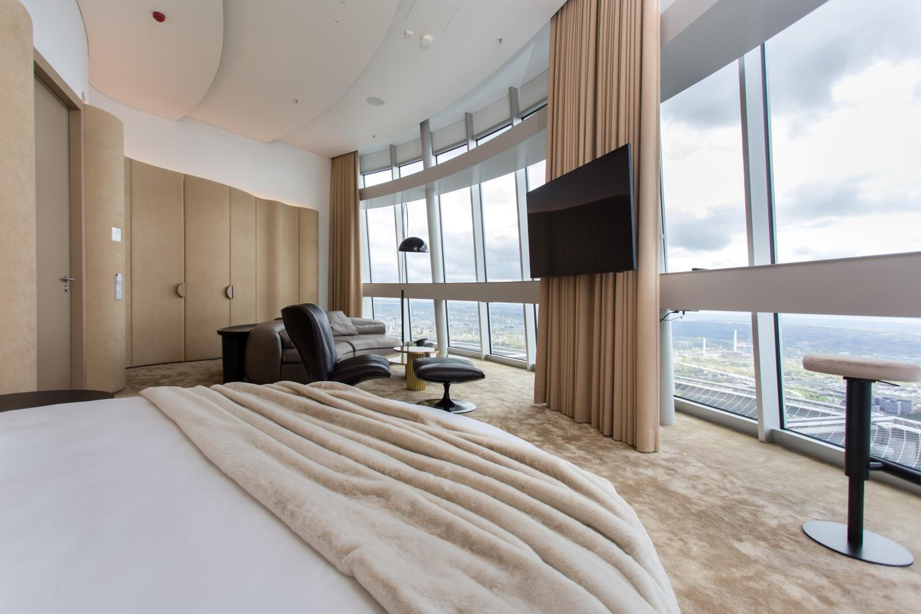 Suite with City View photo 3
