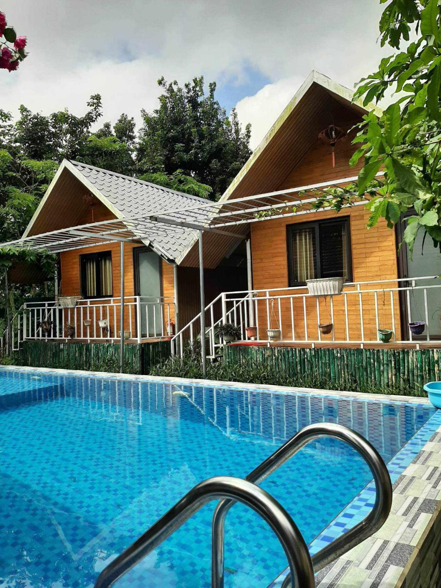 Triple Room With Pool View photo 2