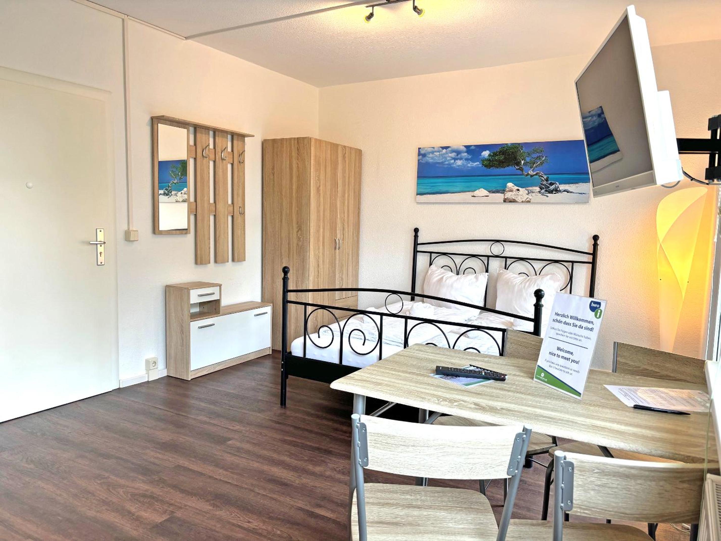 One-Bedroom Apartment with Balcony photo 2