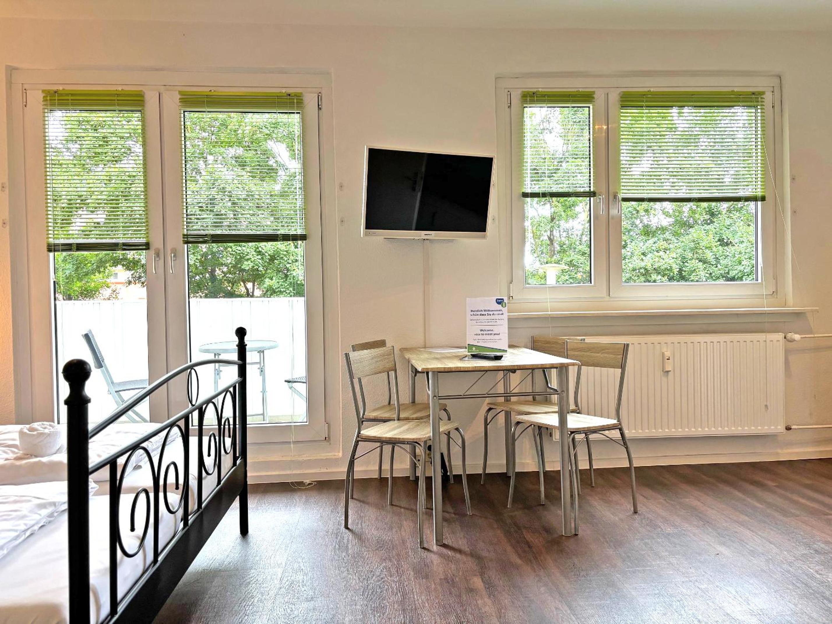 One-Bedroom Apartment with Balcony photo 3