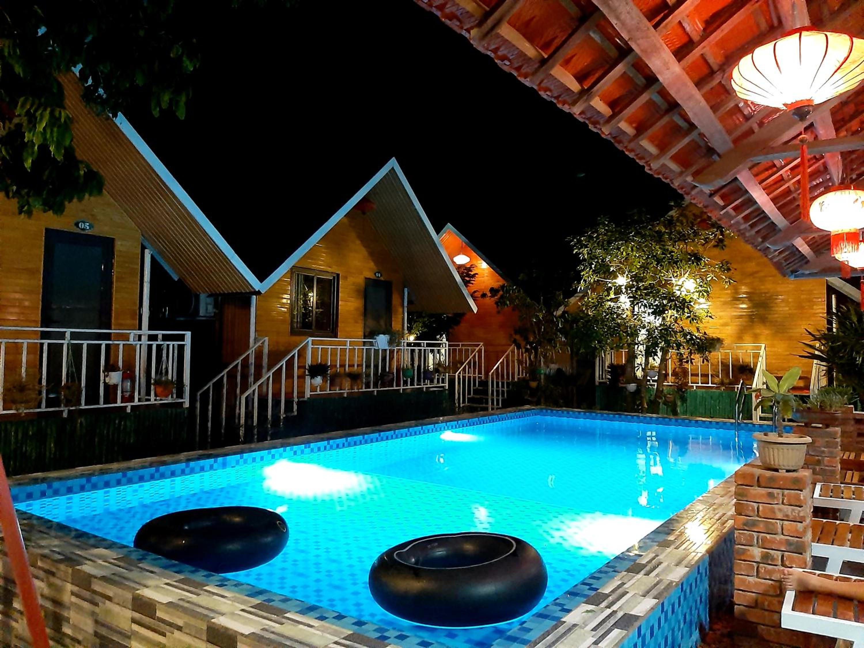 Deluxe Bungalow photo 2