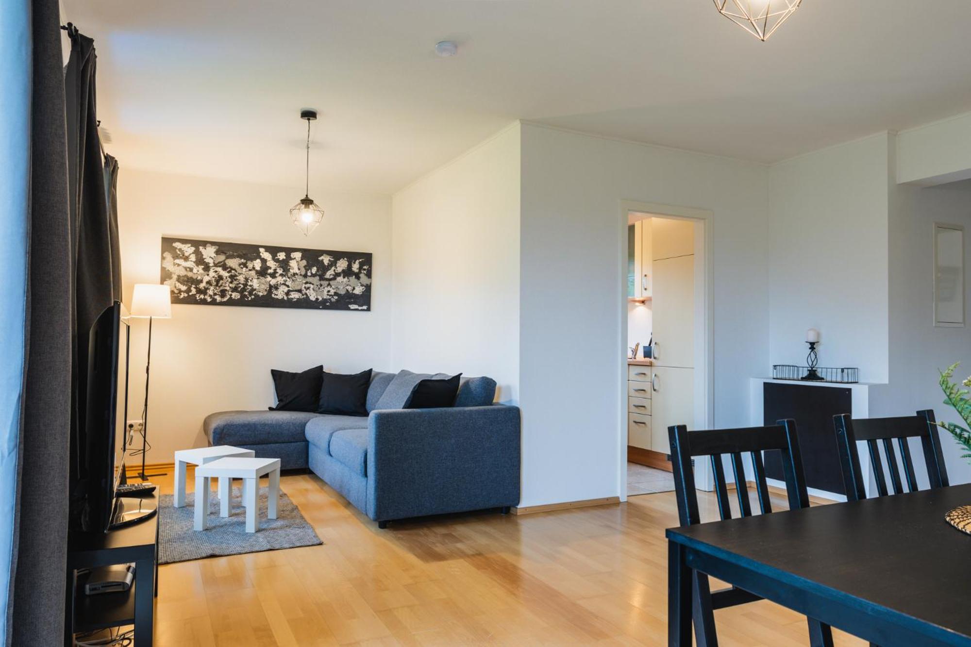 Apartment with Balcony photo 2