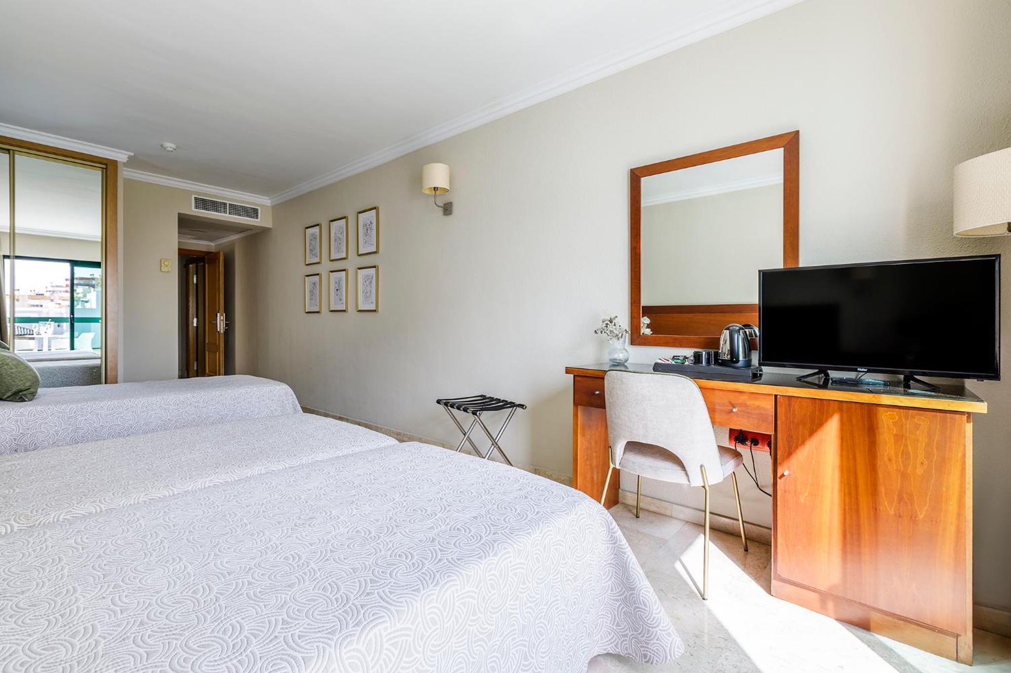 Triple Room (3 Adults) - Photo 3