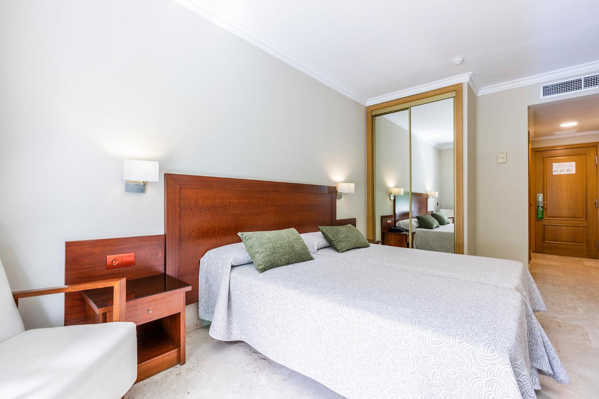 Double Room with Terrace - Photo 2