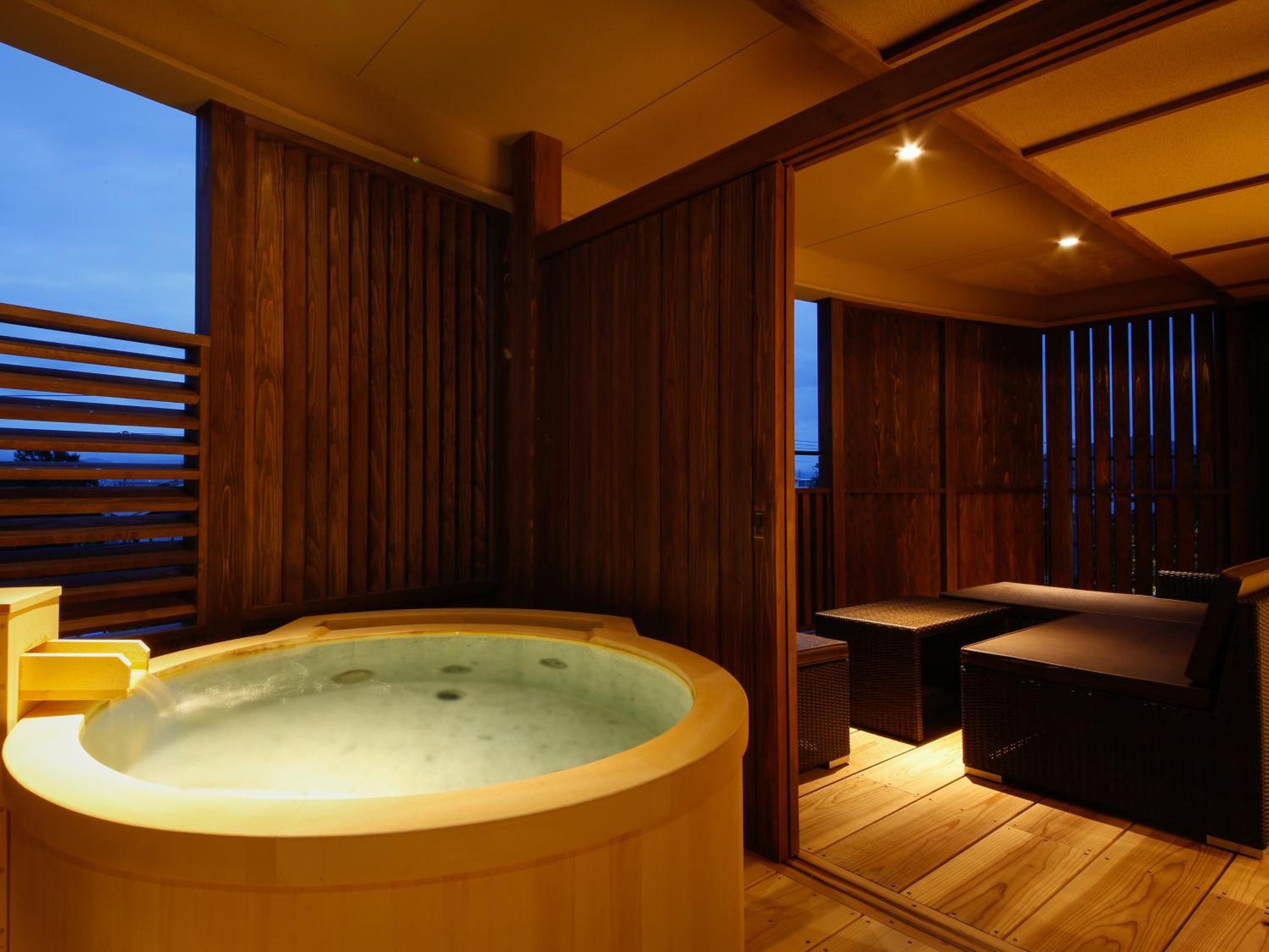 Japanese-Western Room with open-air bath TYPE C - Non-Smoking (3rd Floor) - Photo 2