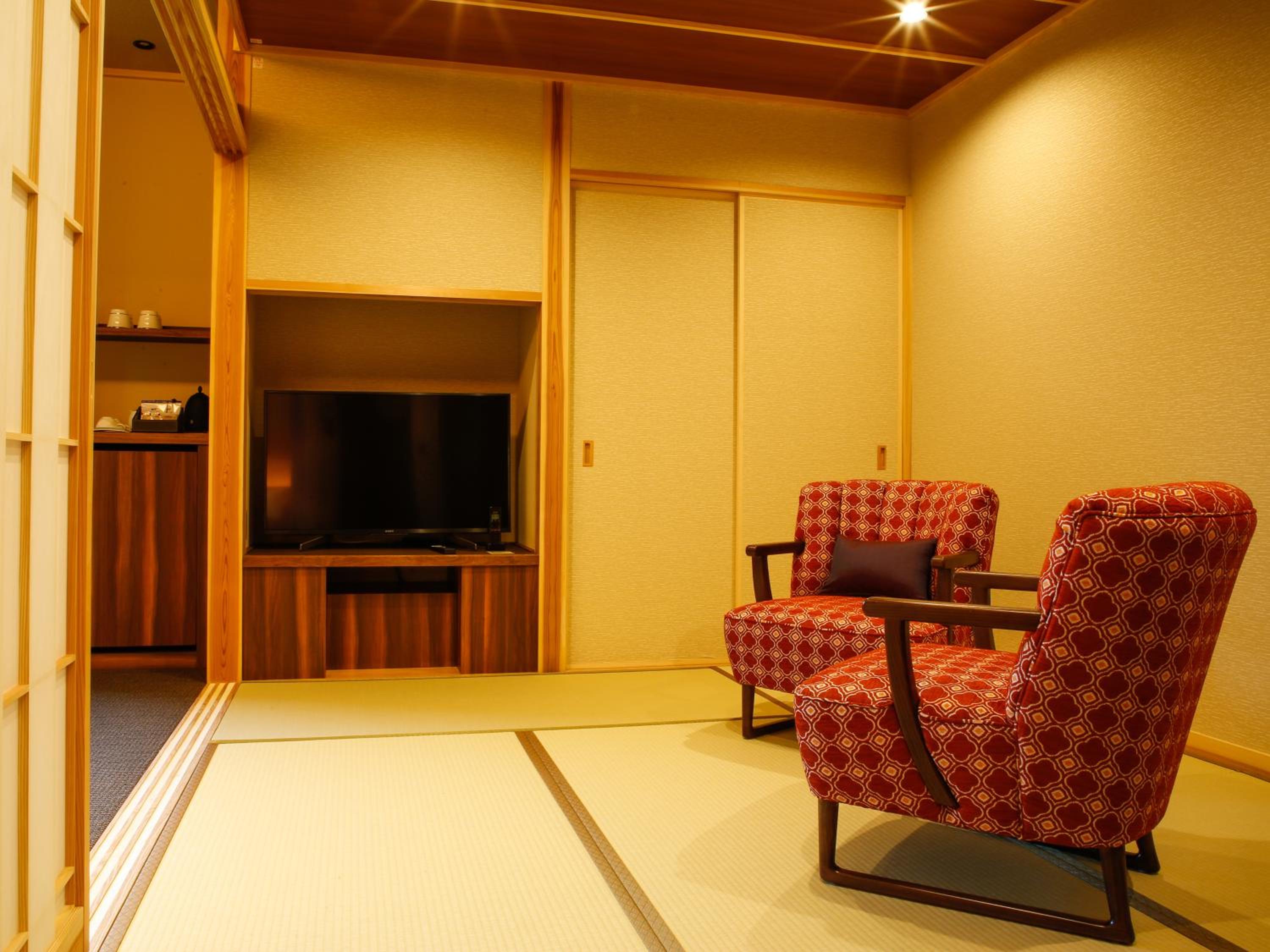 Japanese-Western Room with open-air bath TYPE D - Non-Smoking (2nd Floor) - Photo 4