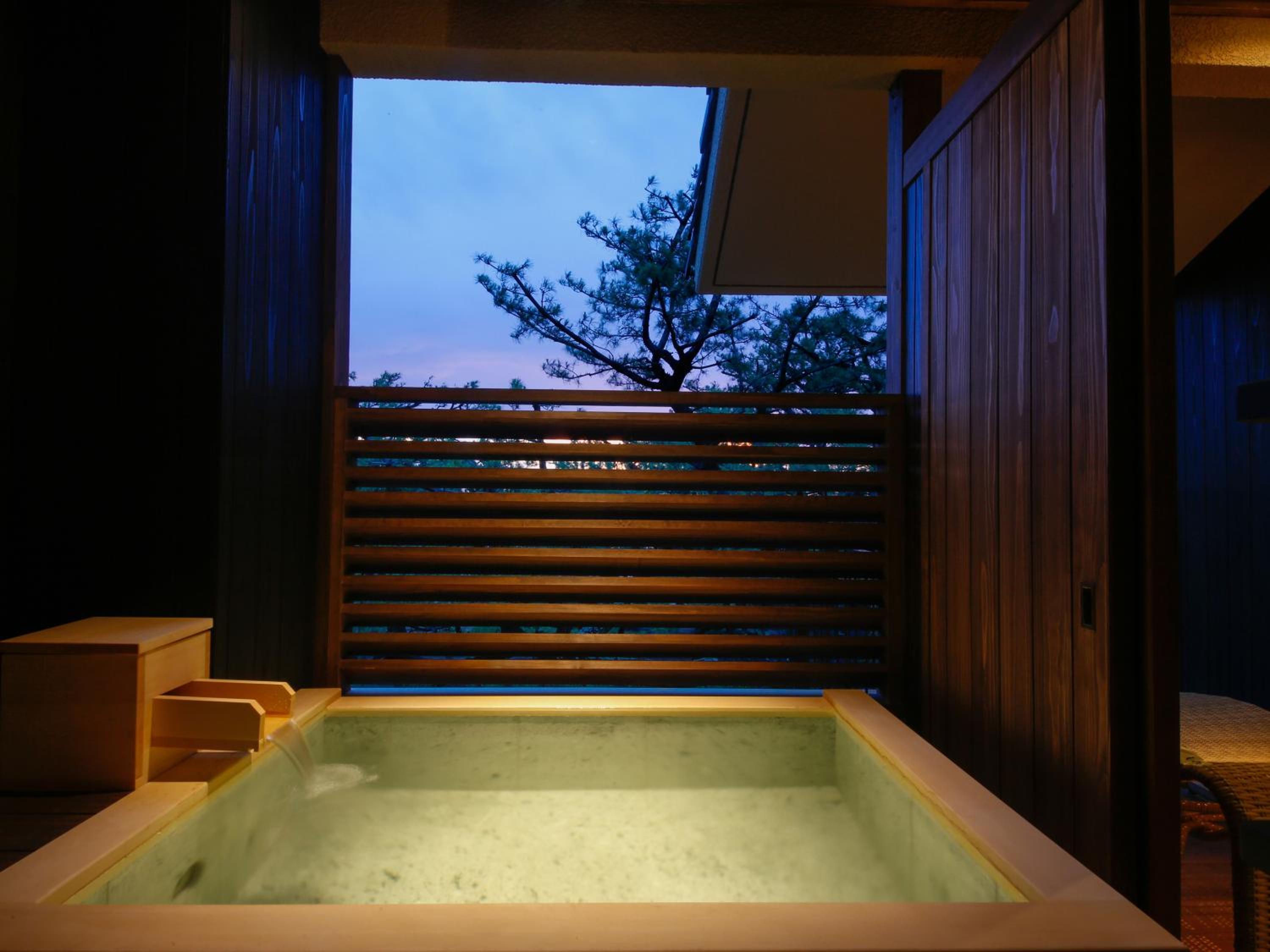 Japanese-Western Room with open-air bath TYPE F - Non-Smoking (2nd-3rd Floor) - Photo 2