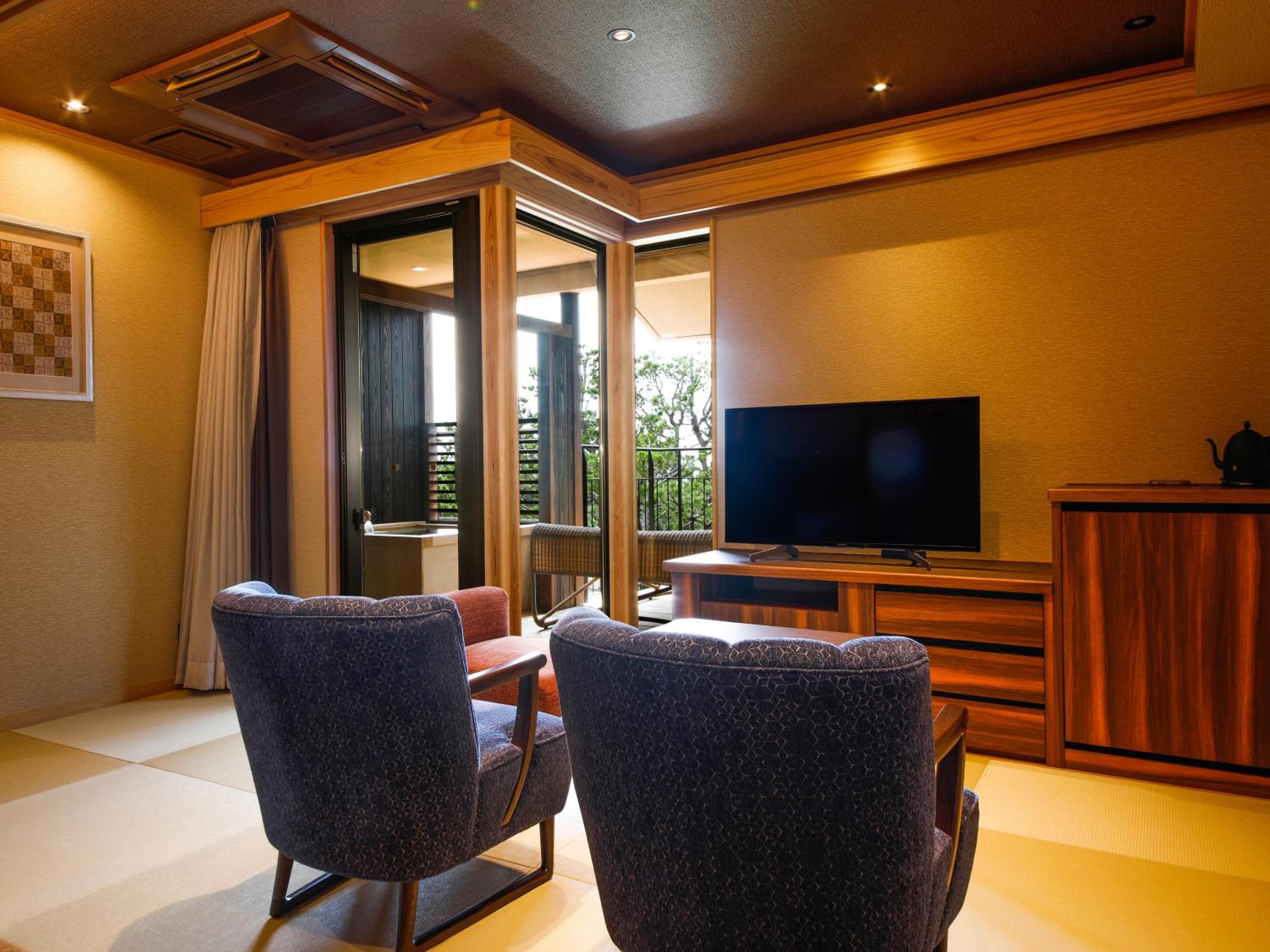 Japanese-Western Room with open-air bath TYPE F - Non-Smoking (2nd-3rd Floor) - Photo 1