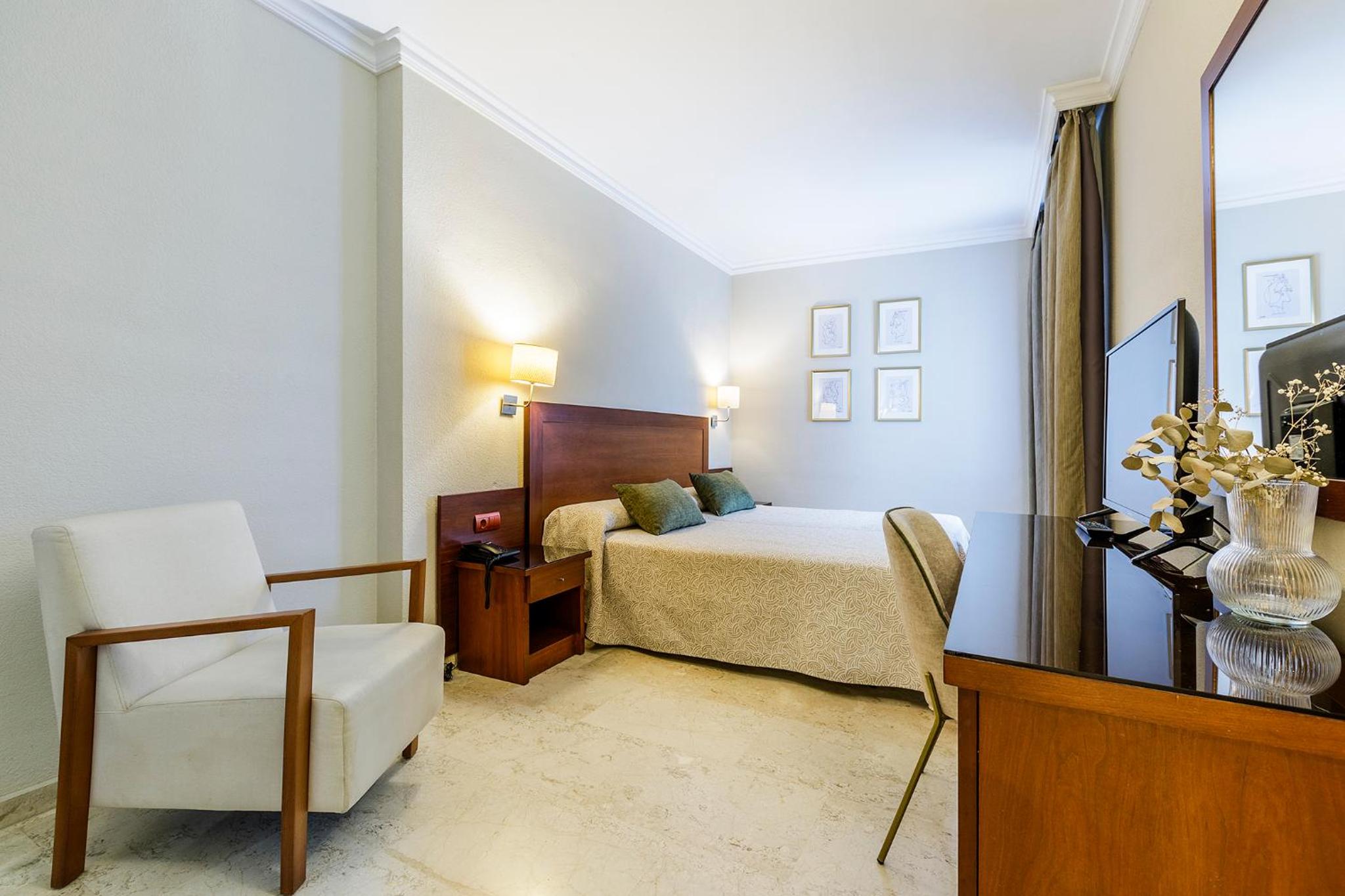 Economy Double Room - Photo 1