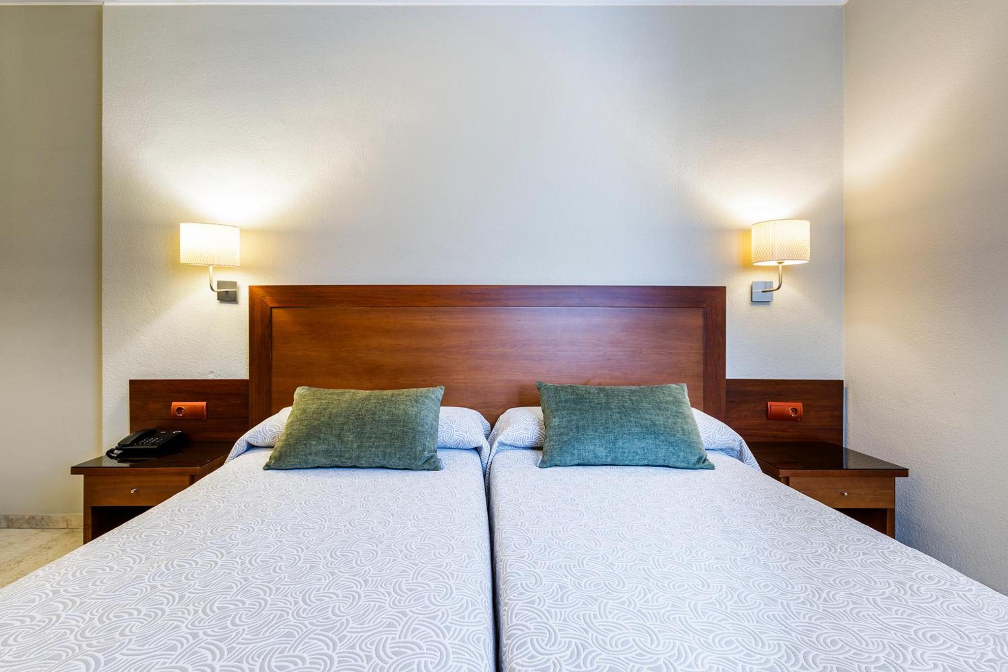Economy Double Room - Photo 3