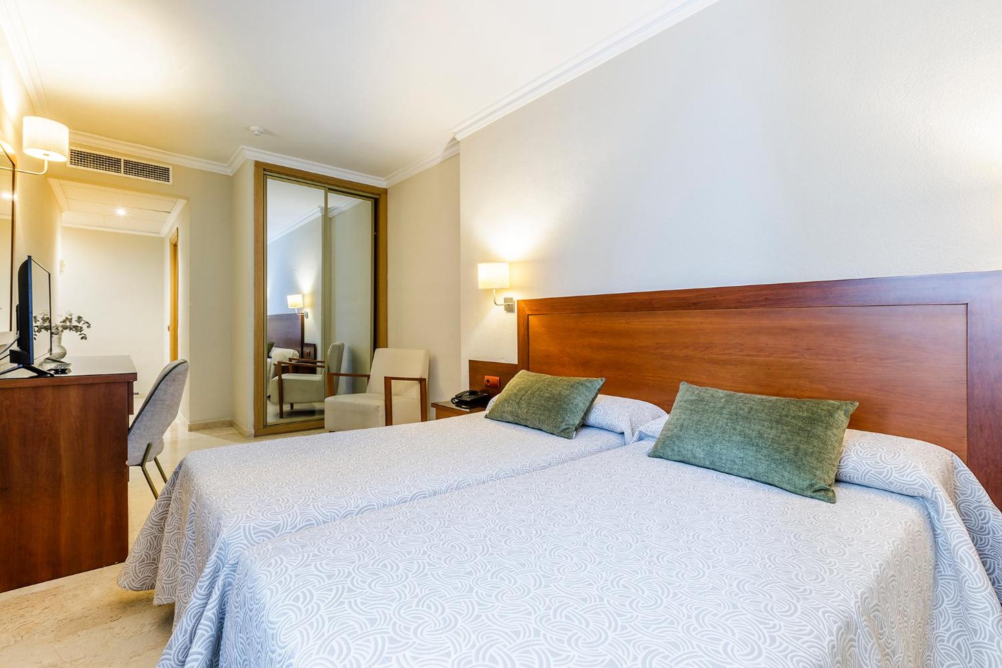Economy Double Room - Photo 4