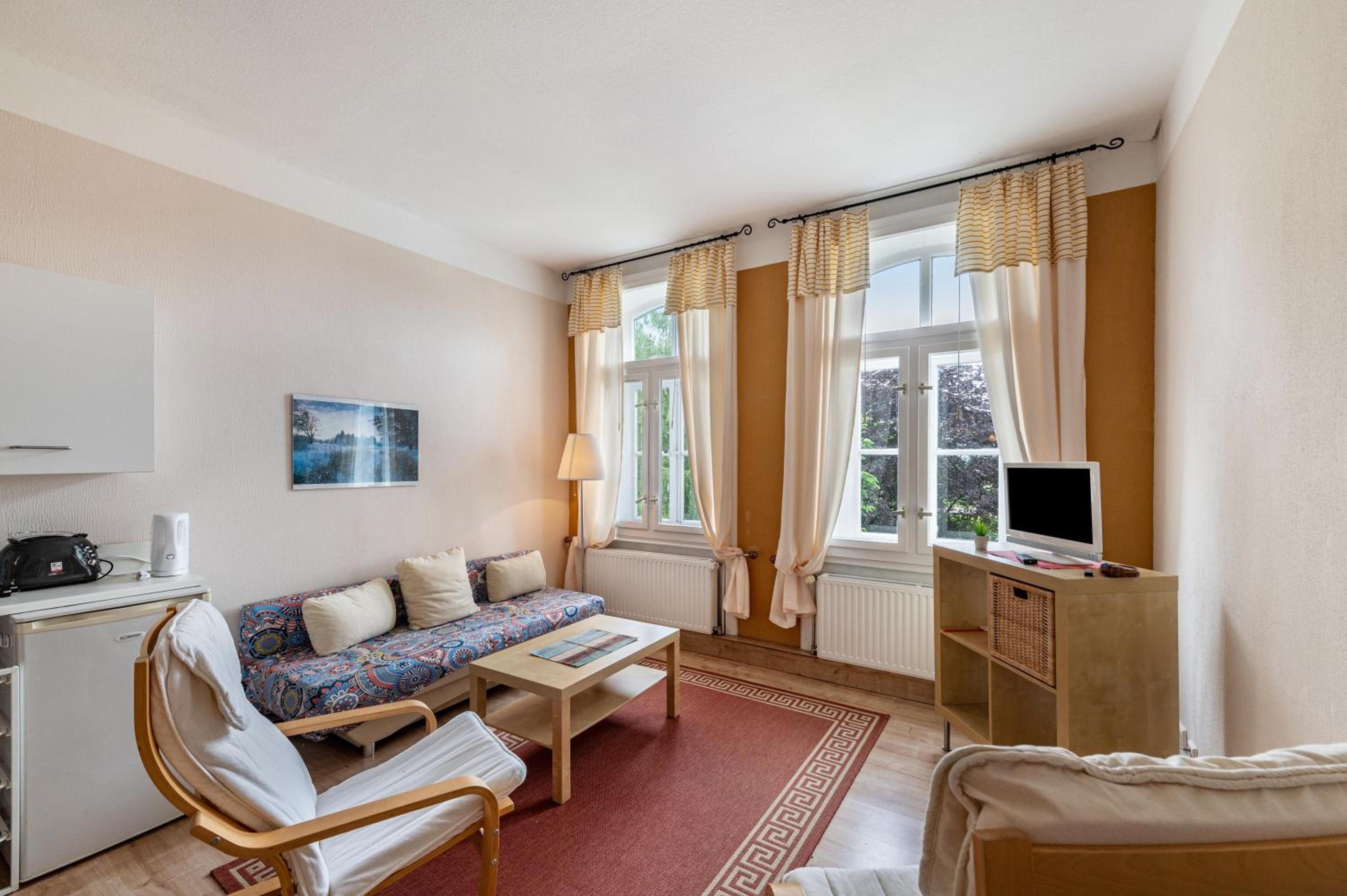 Two-Bedroom Deluxe Apartment with Garden View